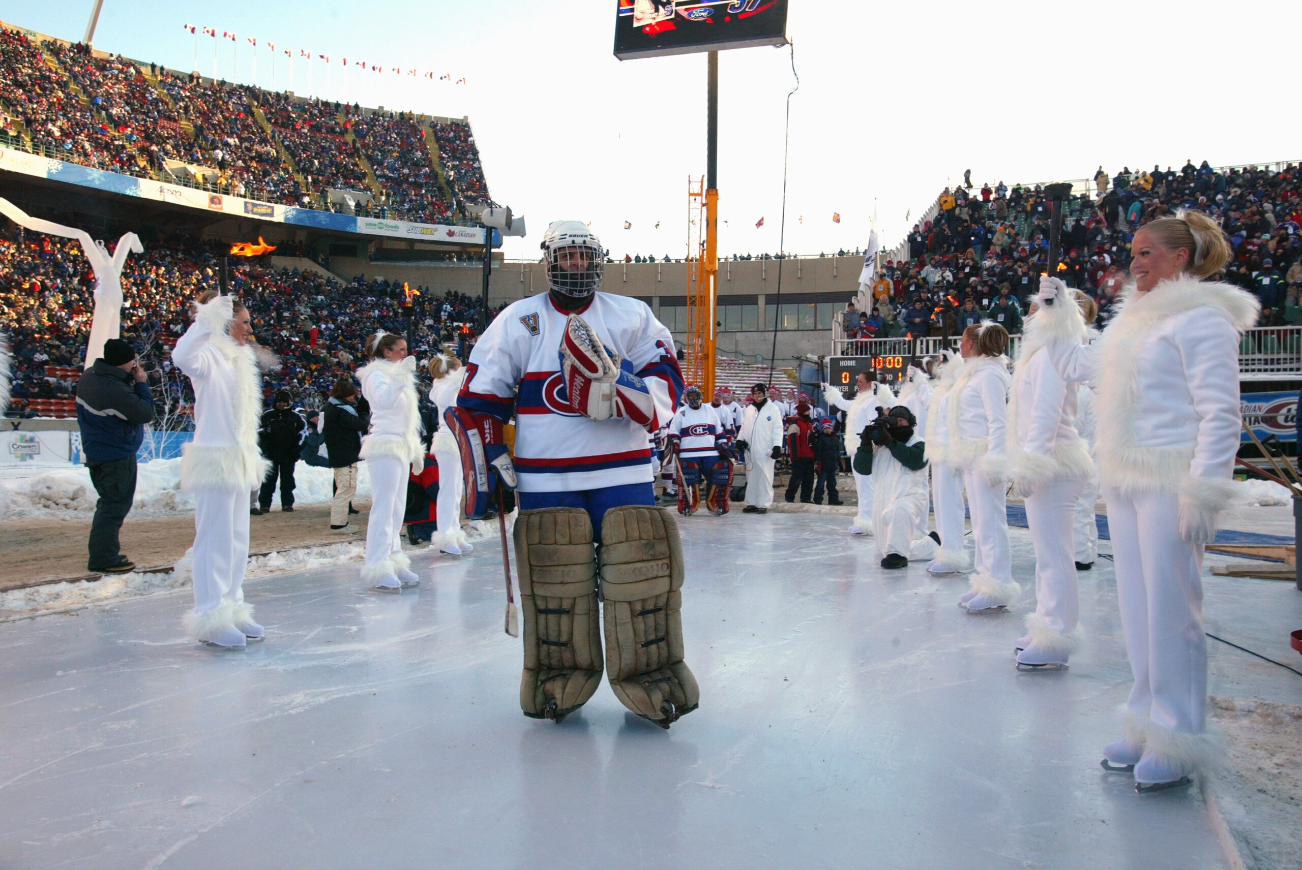 EDMONTON, CANADA - NOVEMBER 22:  Goaltender Steve Penney #17 of the Montreal Canadiens skates onto the ice surface prior to taking on the Edmonton Oilers in the Molson Canadien Heritage Classic Megastars Game on November 22, 2003 at Commonwealth Stadium i