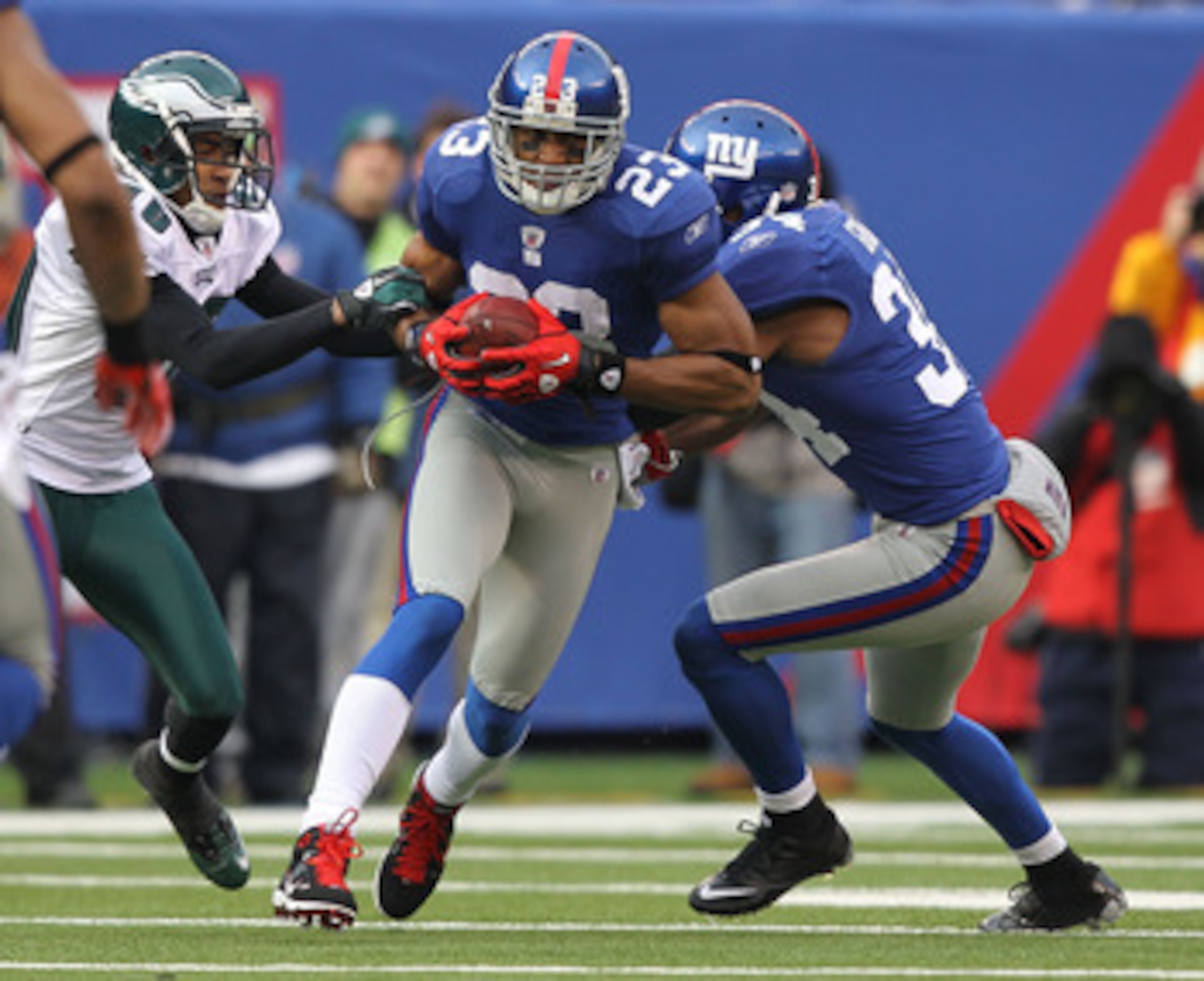 EAST RUTHERFORD, NJ - DECEMBER 19:  Corey Webster #23 of the New York Giants intercepts the ball during their game against the Philadelphia Eagles on December 19, 2010 at The New Meadowlands Stadium in East Rutherford, New Jersey.  (Photo by Al Bello/Gett