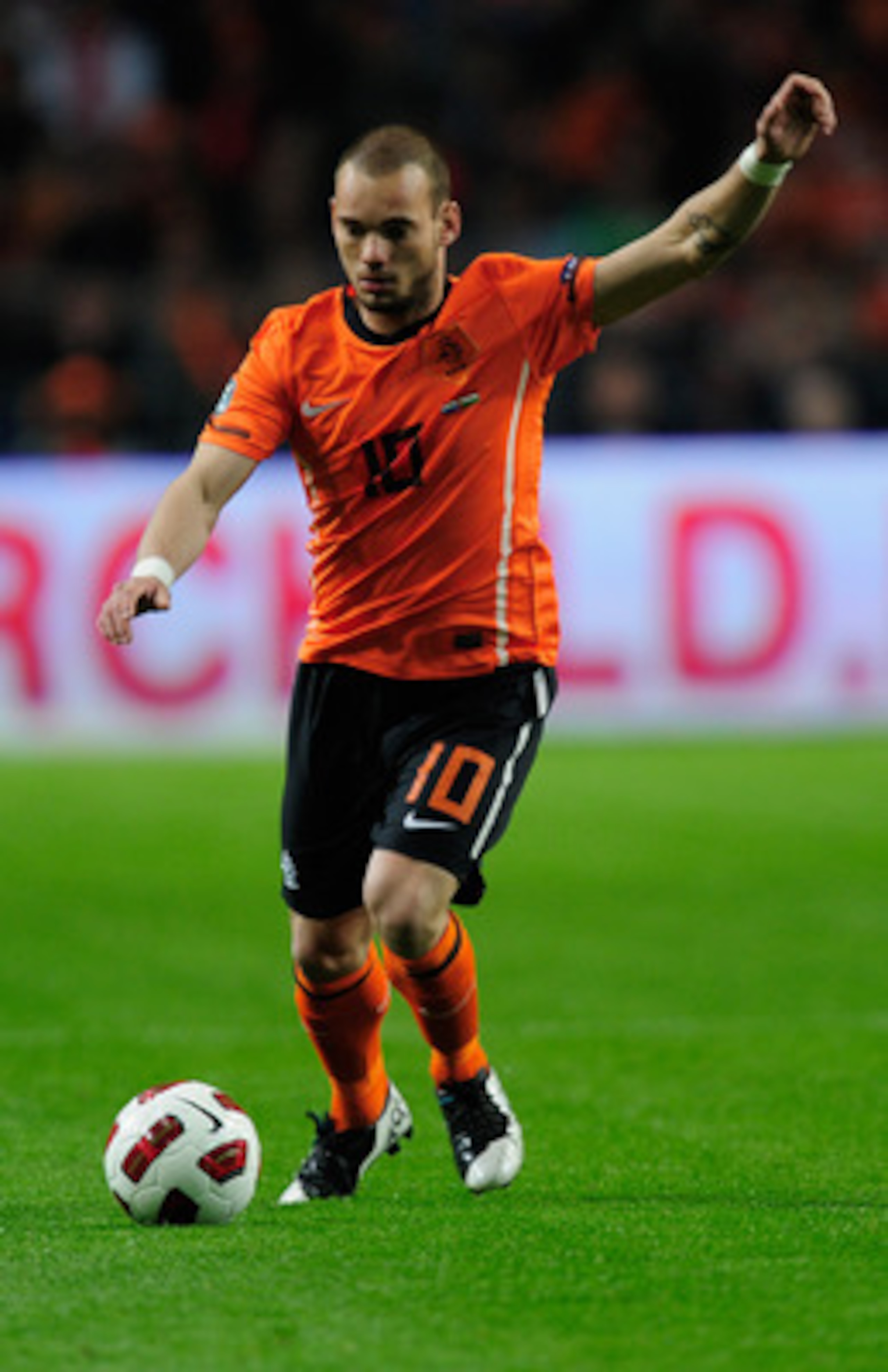 AMSTERDAM, NETHERLANDS - MARCH 29:  Wesley Sneijder of the Netherlands in action during the Group E, EURO 2012 Qualifier between Netherlands and Hungary at the Amsterdam Arena on March 29, 2011 in Amsterdam, Netherlands.  (Photo by Jamie McDonald/Getty Im