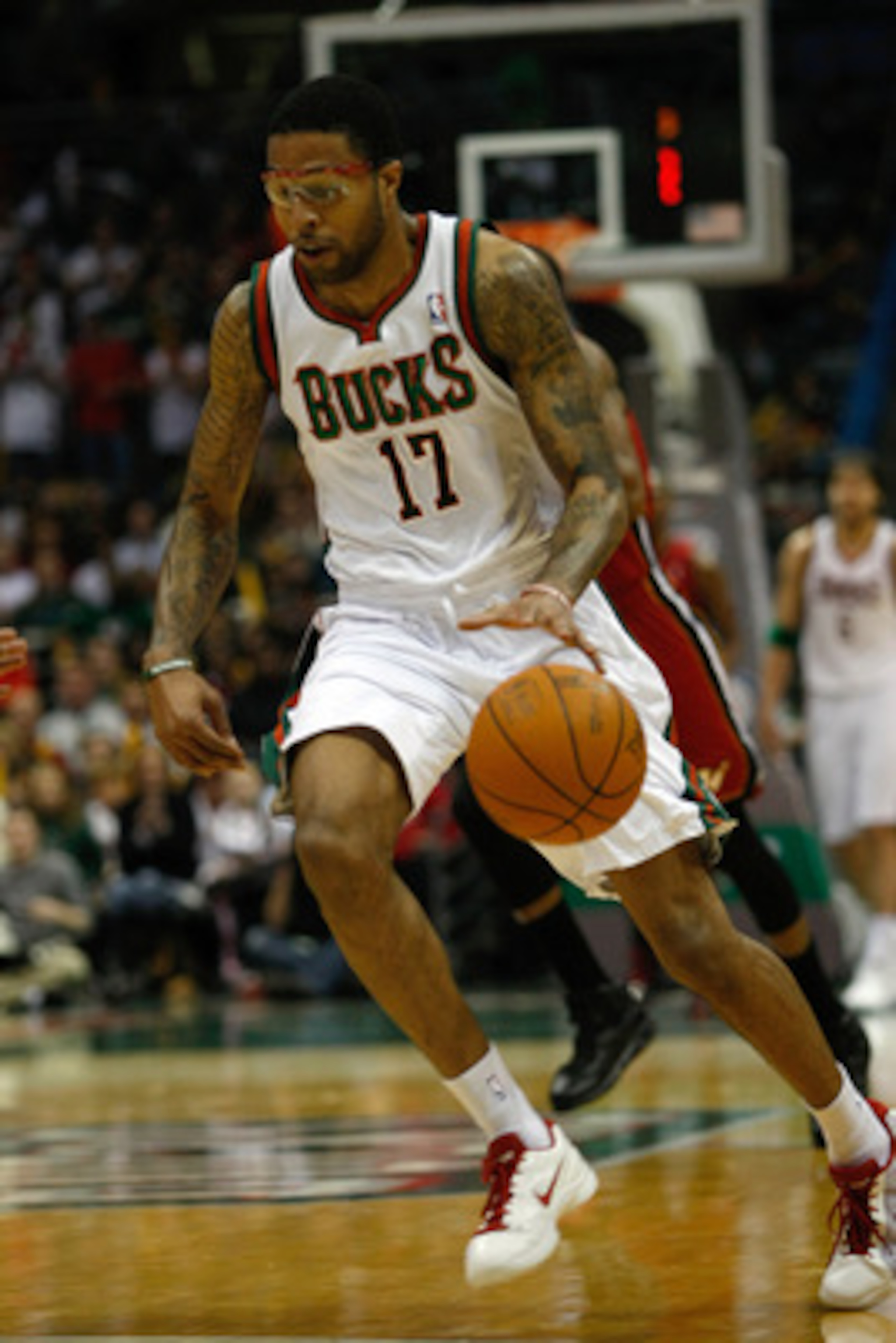 MILWAUKEE, WI - JANUARY 07: Chris Douglas-Roberts #17 of the Milwaukee Bucks drives to the basket against the Miami Heat at the Bradley Center on January 7, 2011 in Milwaukee, Wisconsin. NOTE TO USER: User expressly acknowledges and agrees that, by downlo MILWAUKEE, WI - JANUARY 07: Chris Douglas-Roberts #17 of the Milwaukee Bucks drives to the basket against the Miami Heat at the Bradley Center on January 7, 2011 in Milwaukee, Wisconsin. NOTE TO USER: User expressly acknowledges and agrees that, by downlo