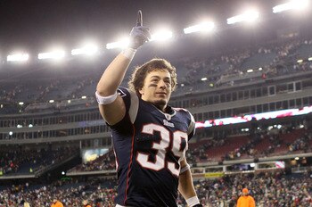 FOXBORO, MA - DECEMBER 19:  Running back Danny Woodhead #39 of the New England Patriots celebrates as he runs off the field after defeating the Green Bay Packers 31-27 at Gillette Stadium on December 19, 2010 in Foxboro, Massachusetts.  (Photo by Elsa/Get