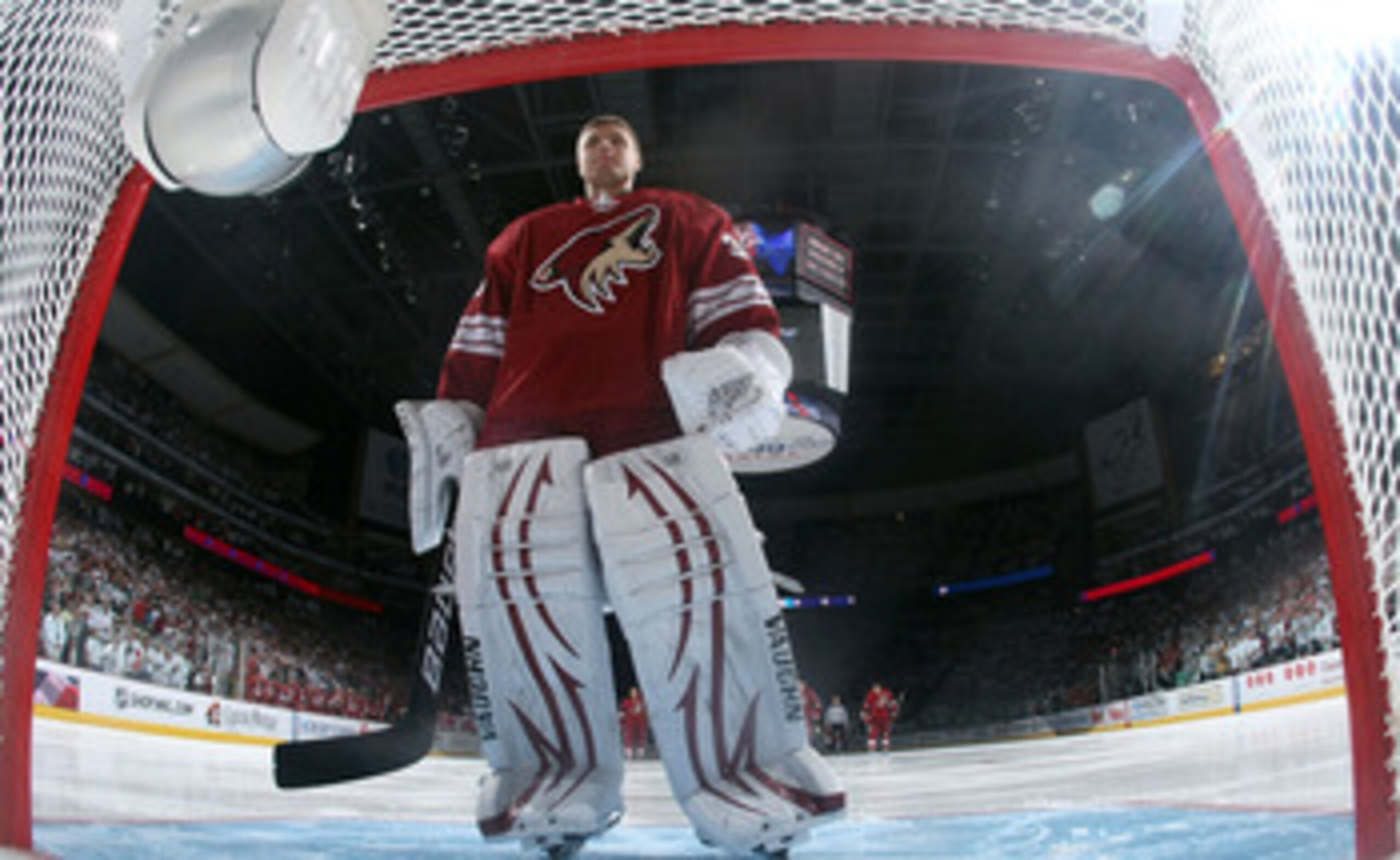 GLENDALE, AZ - APRIL 20:  Goaltender Ilya Bryzgalov #30 of the Phoenix Coyotes in Game Four of the Western Conference Quarterfinals against the Detroit Red Wings during the 2011 NHL Stanley Cup Playoffs at Jobing.com Arena on April 20, 2011 in Glendale, A