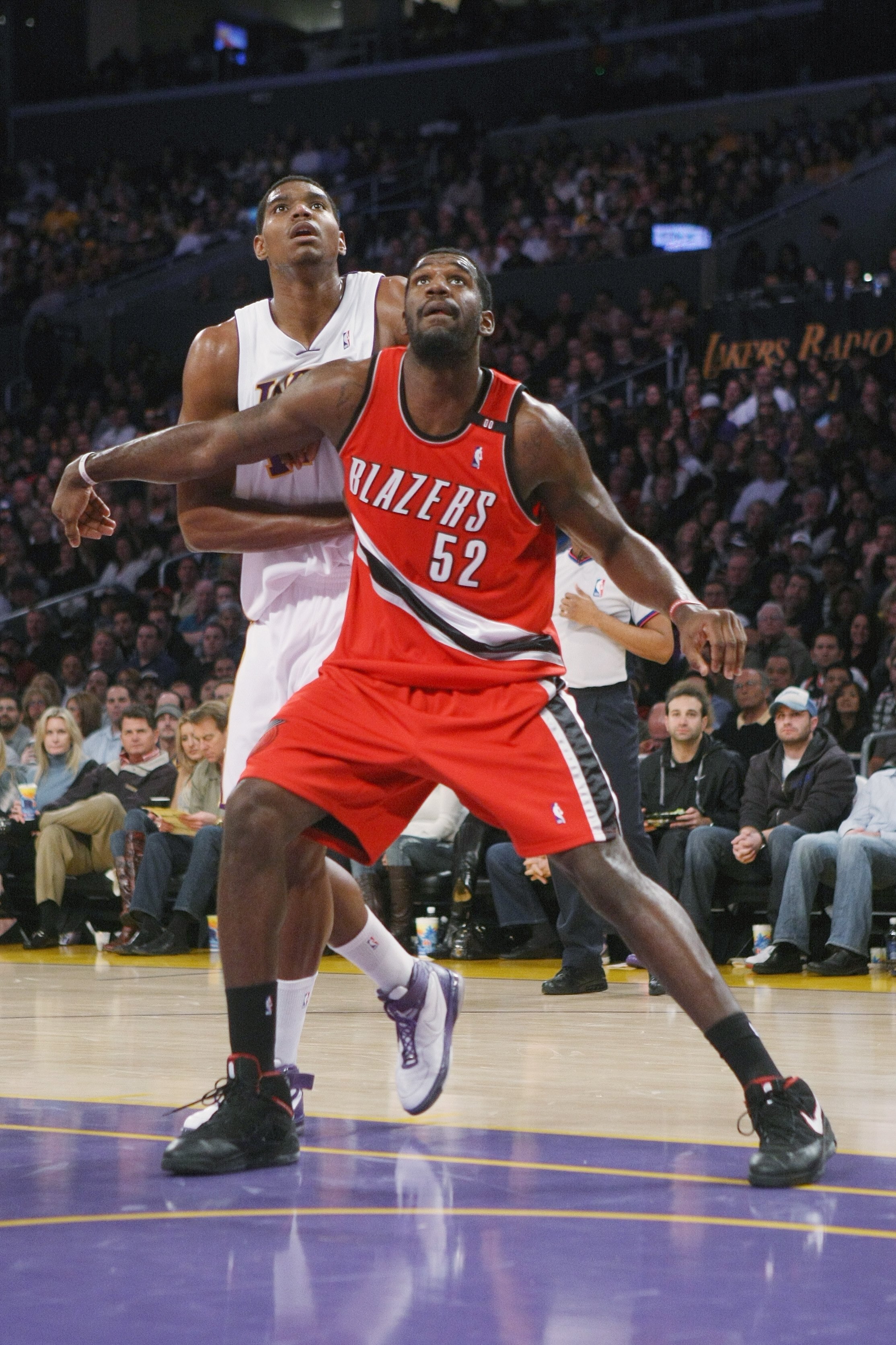 LOS ANGELES - JANUARY 4:  Greg Oden #52 of the Portland Trail Blazers blocks out against Andrew Bynum #17 of the Los Angeles Lakers on January 4, 2009 at Staples Center in Los Angeles, California.    NOTE TO USER: User expressly acknowledges and agrees th