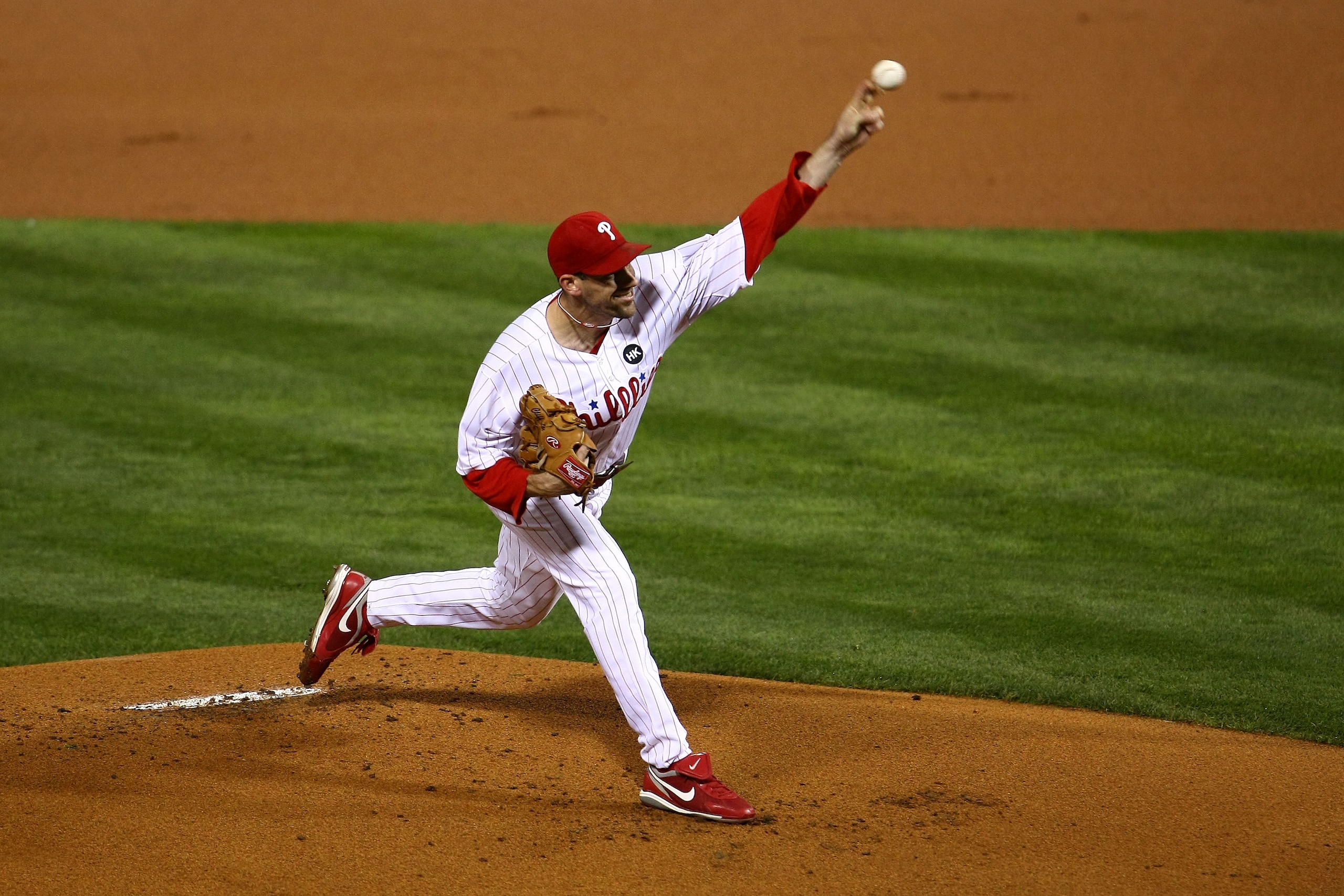 PHILADELPHIA - OCTOBER 18: Cliff Lee #34 of the Philadelphia Phillies pitches against the Los Angeles Dodgers during Game Three of the NLCS during the 2009 MLB Playoffs at Citizens Bank Park on October 18, 2009 in Philadelphia, Pennsylvania. (Photo by C PHILADELPHIA - OCTOBER 18: Cliff Lee #34 of the Philadelphia Phillies pitches against the Los Angeles Dodgers during Game Three of the NLCS during the 2009 MLB Playoffs at Citizens Bank Park on October 18, 2009 in Philadelphia, Pennsylvania. (Photo by C