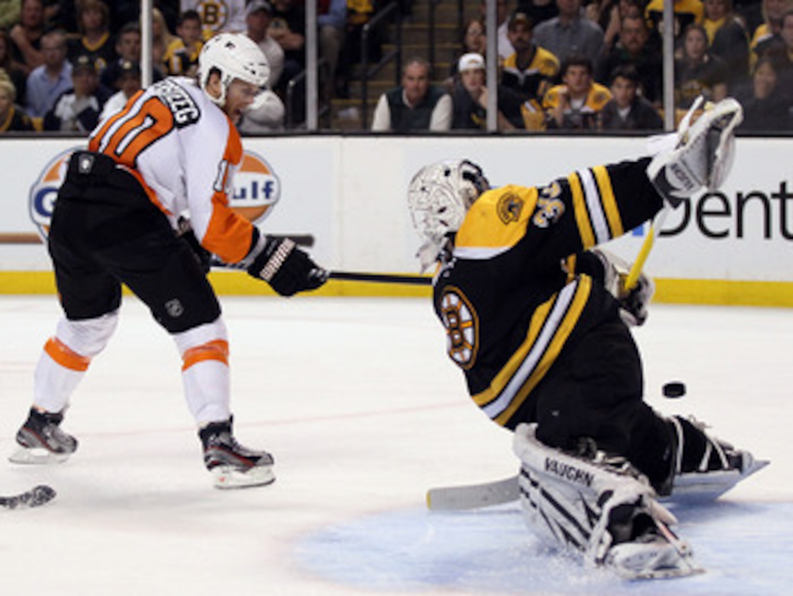 BOSTON, MA - MAY 06: Kris Versteeg #10 of the Philadelphia Flyers gets a shot past Tim Thomas #30 of the Boston Bruins in Game Four of the Eastern Conference Semifinals during the 2011 NHL Stanley Cup Playoffs at TD Garden on May 6, 2011 in Boston, Massa BOSTON, MA - MAY 06: Kris Versteeg #10 of the Philadelphia Flyers gets a shot past Tim Thomas #30 of the Boston Bruins in Game Four of the Eastern Conference Semifinals during the 2011 NHL Stanley Cup Playoffs at TD Garden on May 6, 2011 in Boston, Massa