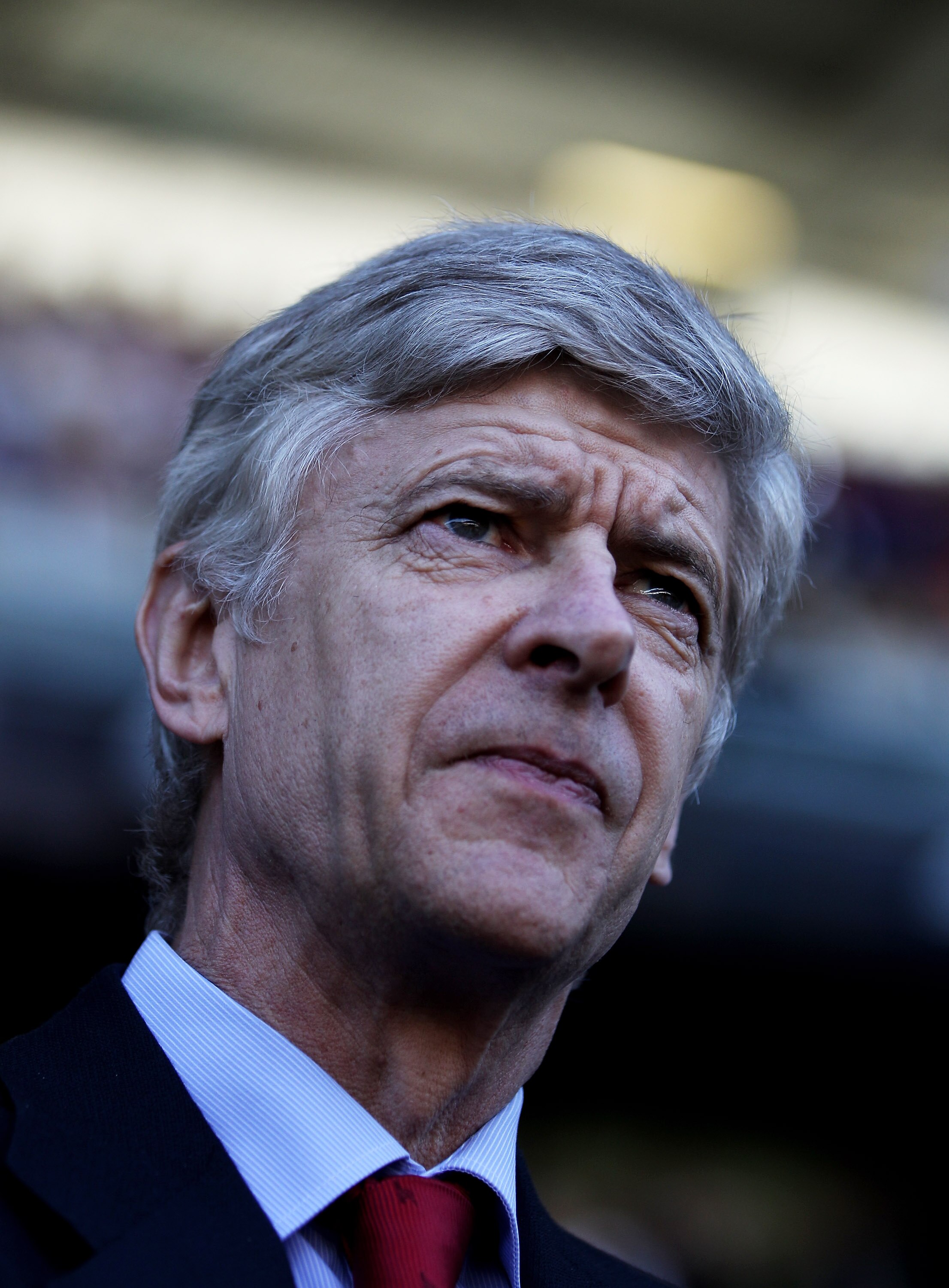 BOLTON, ENGLAND - APRIL 24:  Arsenal Manager Arsene Wenger looks on prior to the Barclays Premier League match between Bolton Wanderers and Arsenal at the Reebok Stadium on April 24, 2011 in Bolton, England. (Photo by Michael Steele/Getty Images)
