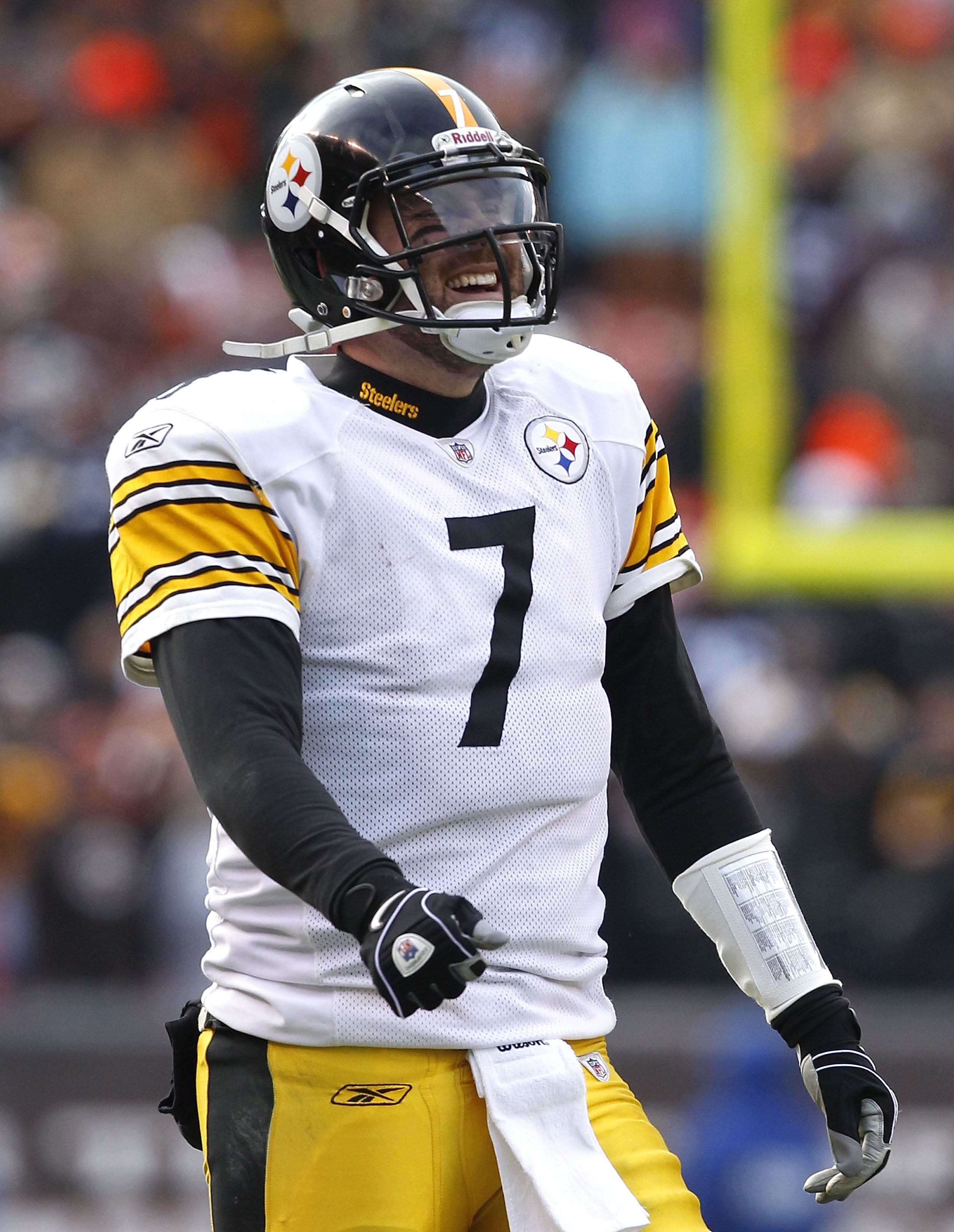 CLEVELAND, OH - JANUARY 02:  Quarterback Ben Roethlisberger #7 of the Pittsburgh Steelers smiles after their game against the Cleveland Browns at Cleveland Browns Stadium on January 2, 2011 in Cleveland, Ohio.  (Photo by Matt Sullivan/Getty Images)