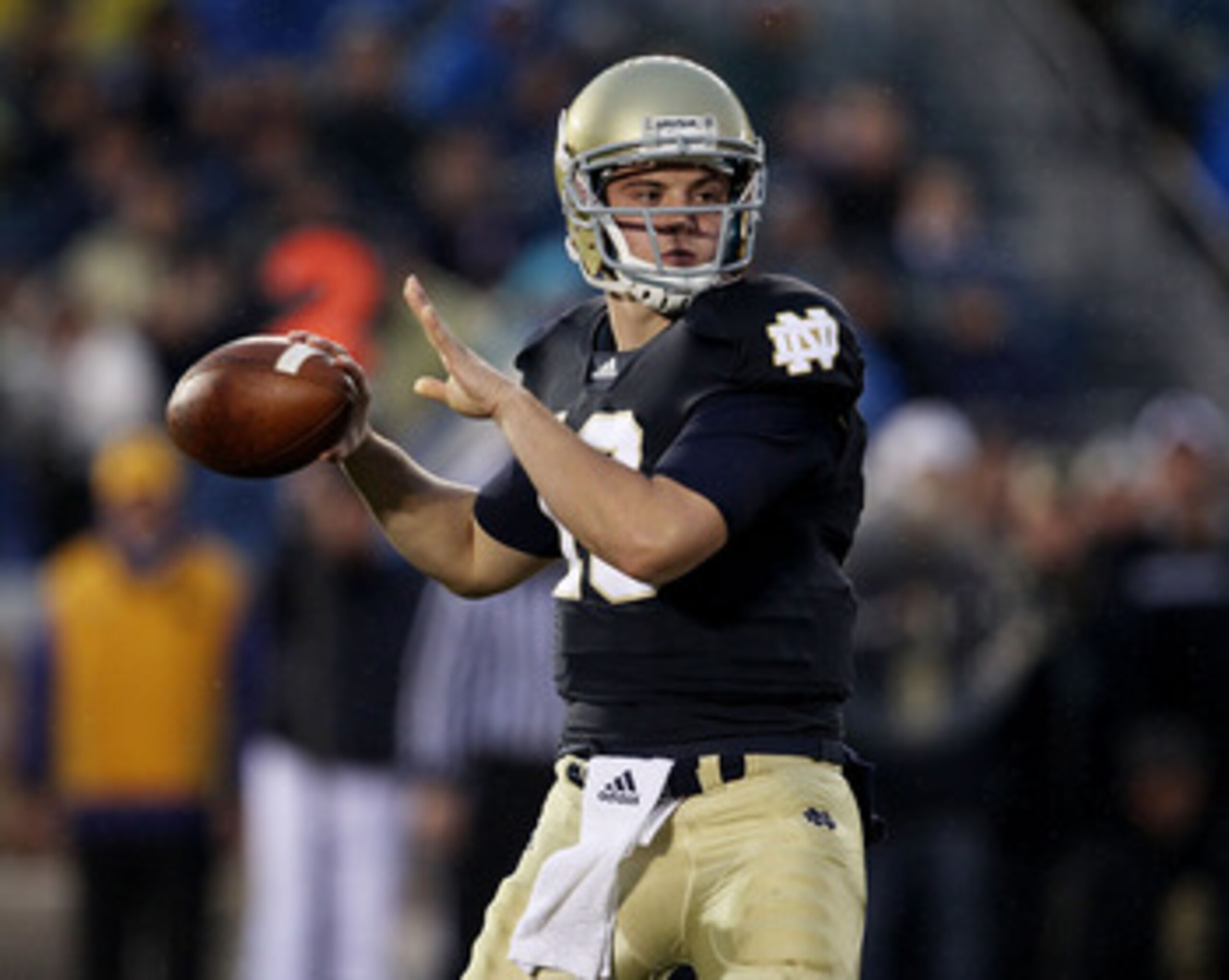SOUTH BEND, IN - NOVEMBER 13: Tommy Rees #13 of the Notre Dame Fighting Irish throws a pass against the Utah Utes at Notre Dame Stadium on November 13, 2010 in South Bend, Indiana. (Photo by Jonathan Daniel/Getty Images)