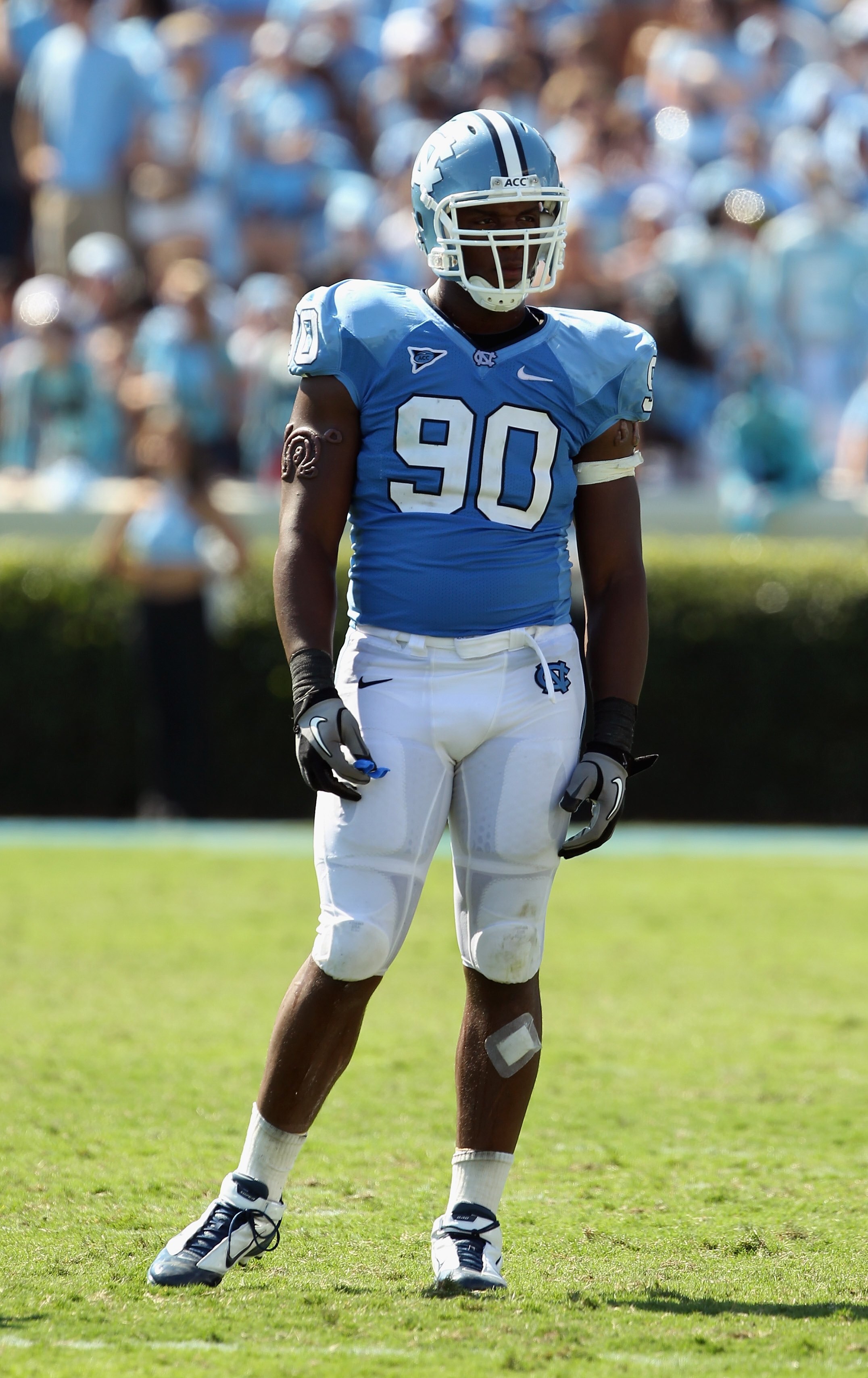 CHAPEL HILL, NC - SEPTEMBER 18:  Quinton Coples #90 of the North Carolina Tar Heels during their game at Kenan Stadium on September 18, 2010 in Chapel Hill, North Carolina.  (Photo by Streeter Lecka/Getty Images)
