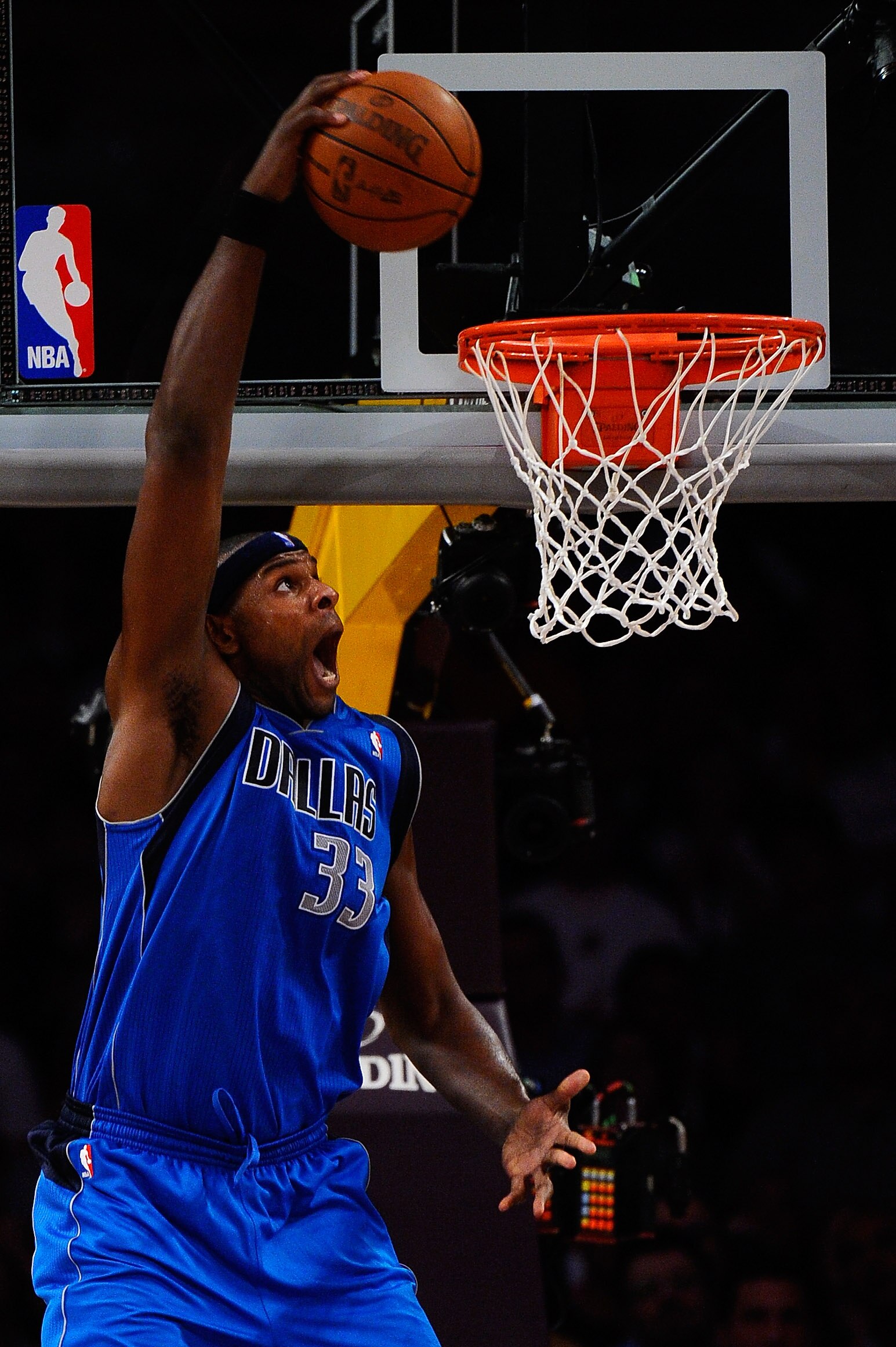 LOS ANGELES, CA - MAY 04:  Brendan Haywood #33 of the Dallas Mavericks dunks the ball in the second half while taking on the Los Angeles Lakers in Game Two of the Western Conference Semifinals in the 2011 NBA Playoffs at Staples Center on May 4, 2011 in L