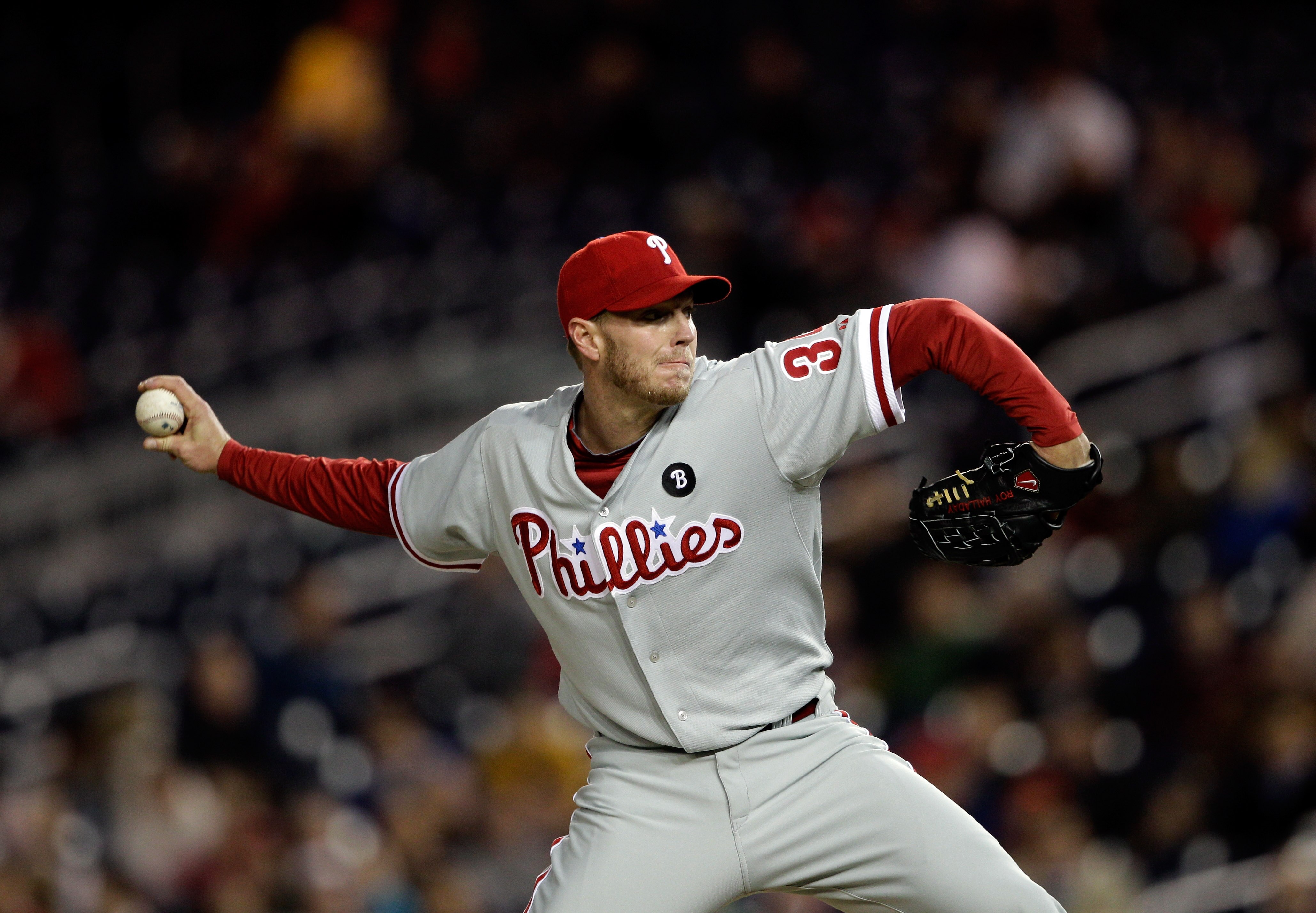 WASHINGTON, DC - APRIL 13:  Roy Halladay #34 of the Philadelphia Phillies delivers to a Washington Nationals batter at Nationals Park on April 13, 2011 in Washington, DC.  (Photo by Rob Carr/Getty Images)