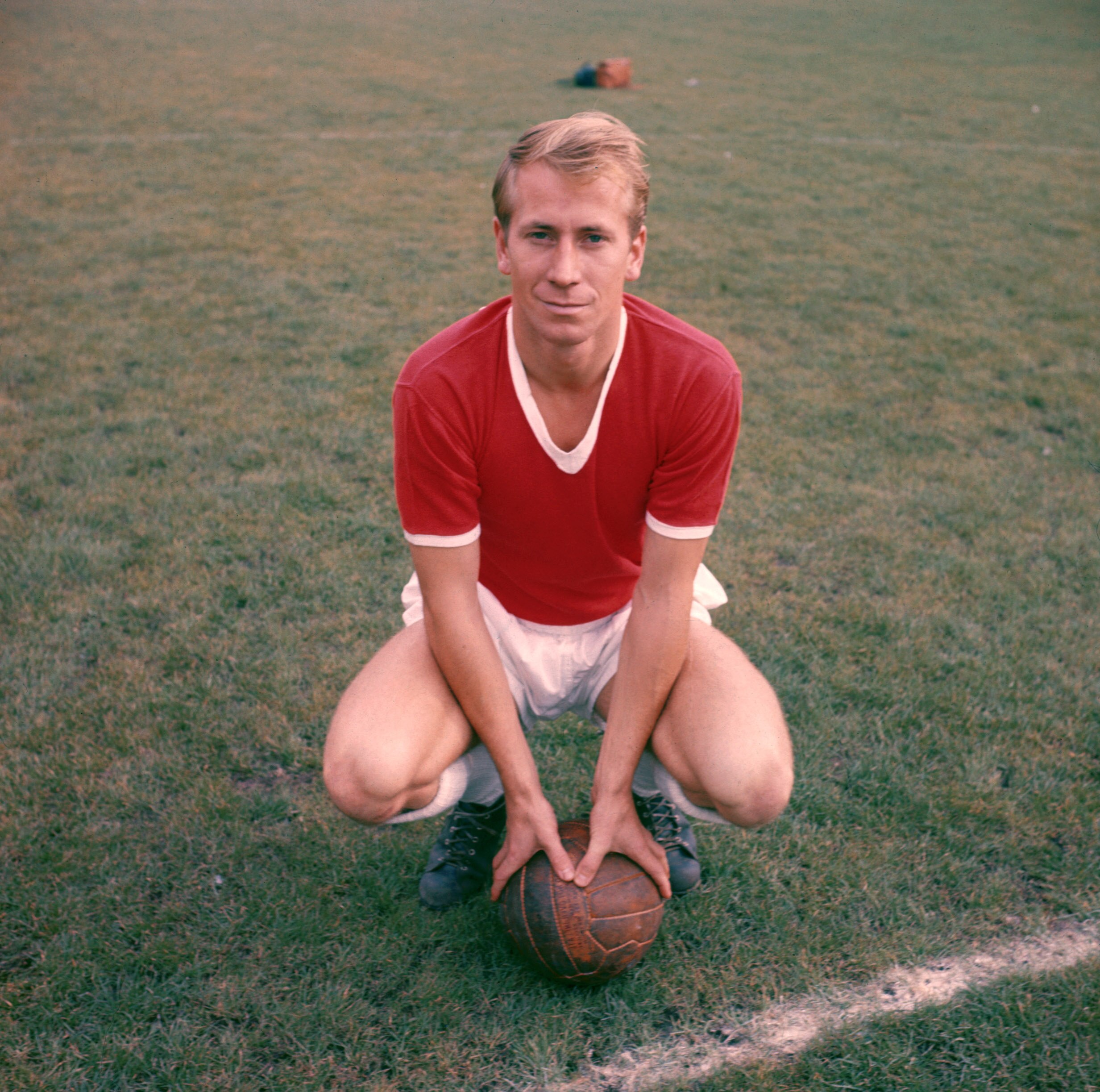 1959: Bobby Charlton of Manchester United. \ Mandatory Credit: Don Morley/Allsport 1959: Bobby Charlton of Manchester United. \ Mandatory Credit: Don Morley/Allsport