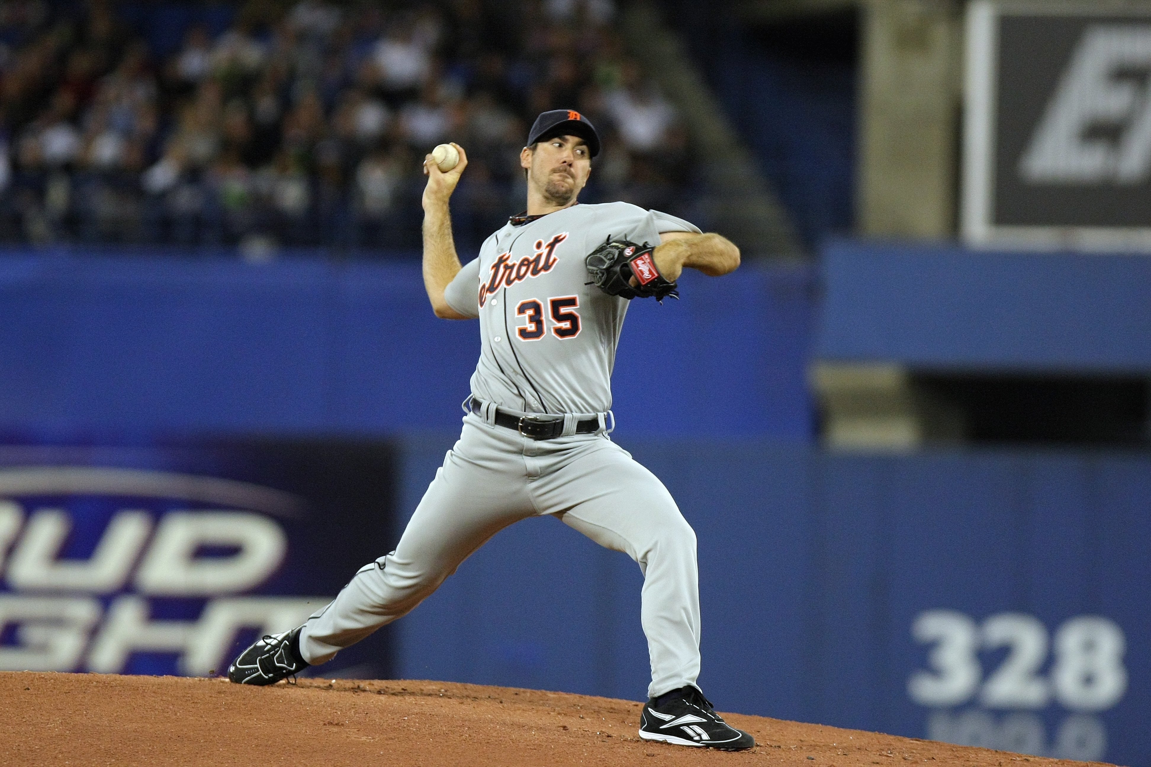 TORONTO - APRIL 6:  Justin Verlander #35 of the Detroit Tigers delivers the pitch during the Opening Day game against the Toronto Blue Jays at the Rogers Centre April 6, 2009 in Toronto, Ontario. (Photo by: Dave Sandford/Getty Images)
