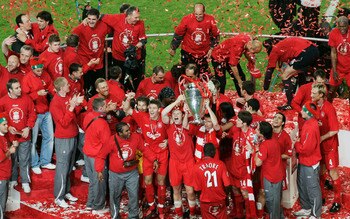 ISTANBUL, TURKEY - MAY 25:  Liverpool players celebrate with the trophy following the victory in the UEFA Champions League final between Liverpool and AC Milan on May 25, 2005 at the Ataturk Olympic Stadium in Istanbul, Turkey.  (Photo by Getty Images/Get
