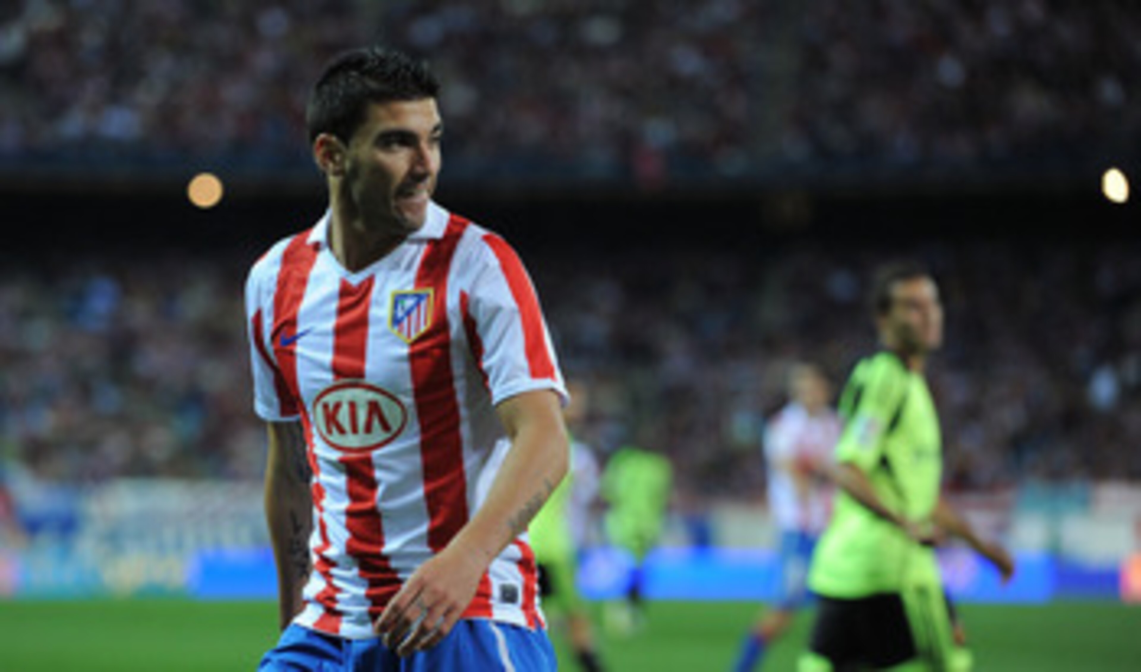 MADRID, SPAIN - SEPTEMBER 26:  Jose Antonio Reyes of Atletico during the La Liga match between Atletico Madrid and Real Zaragoza at the Vicente Calderon stadium on September 26, 2010 in Madrid, Spain.  (Photo by Denis Doyle/Getty Images)