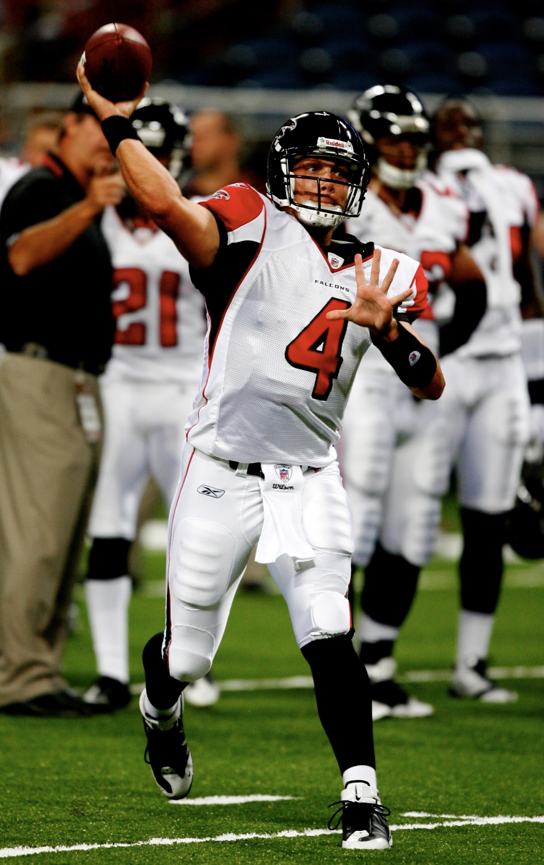 ST. LOUIS, MO - AUGUST 21:  Quarterback John Parker Wilson #4 of the Atlanta Falcons passes during warmups before the preseason game against the St. Louis Rams at the Edward Jones Dome on August 21, 2009 in St. Louis, Missouri. (Photo by Dilip Vishwanat/G