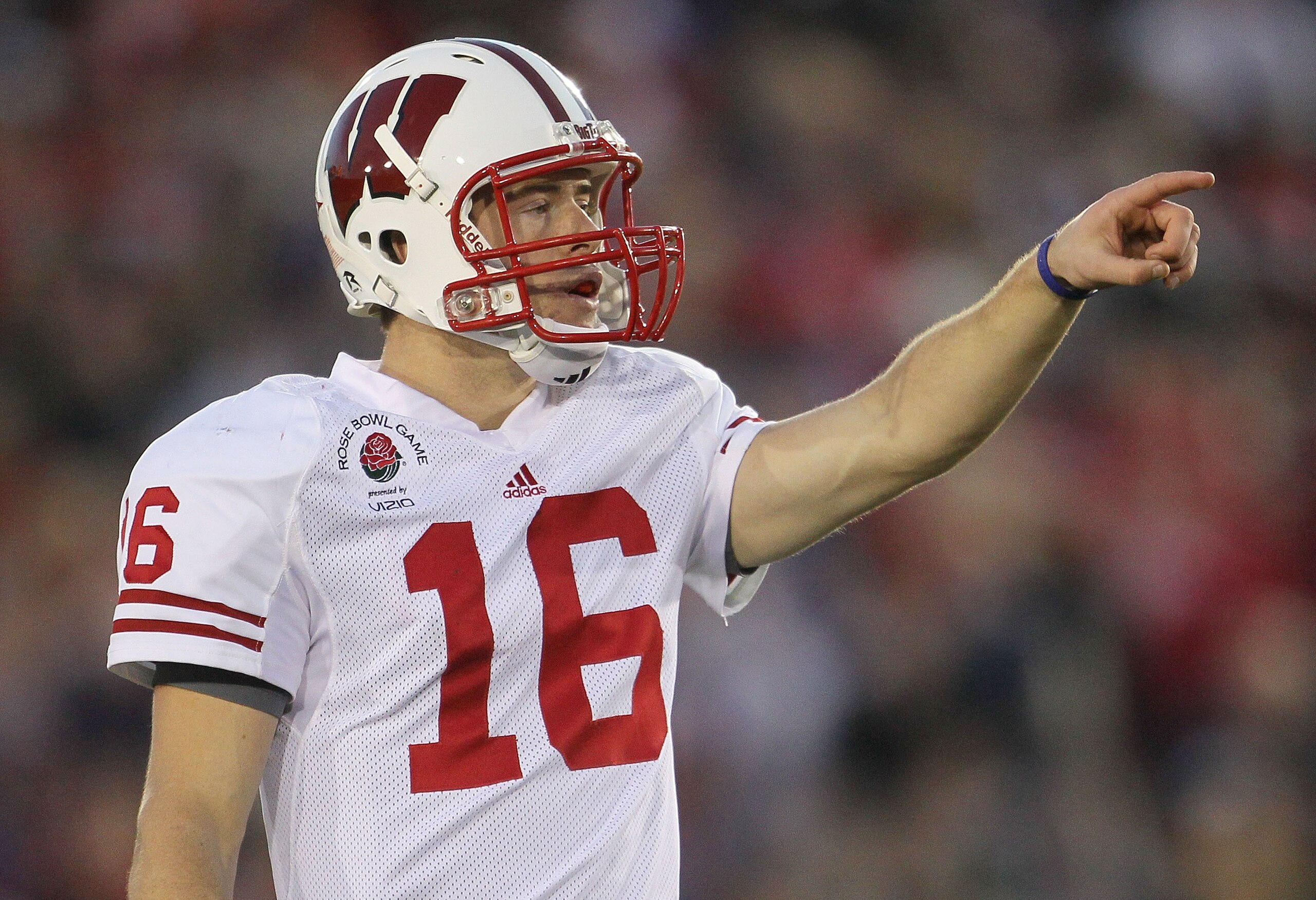 PASADENA, CA - JANUARY 01: Quarterback Scott Tolzien #16 of the Wisconsin Badgers stands on the field during the game against the TCU Horned Frogs in the 97th Rose Bowl game on January 1, 2011 in Pasadena, California. (Photo by Jeff Gross/Getty Images) PASADENA, CA - JANUARY 01: Quarterback Scott Tolzien #16 of the Wisconsin Badgers stands on the field during the game against the TCU Horned Frogs in the 97th Rose Bowl game on January 1, 2011 in Pasadena, California. (Photo by Jeff Gross/Getty Images)