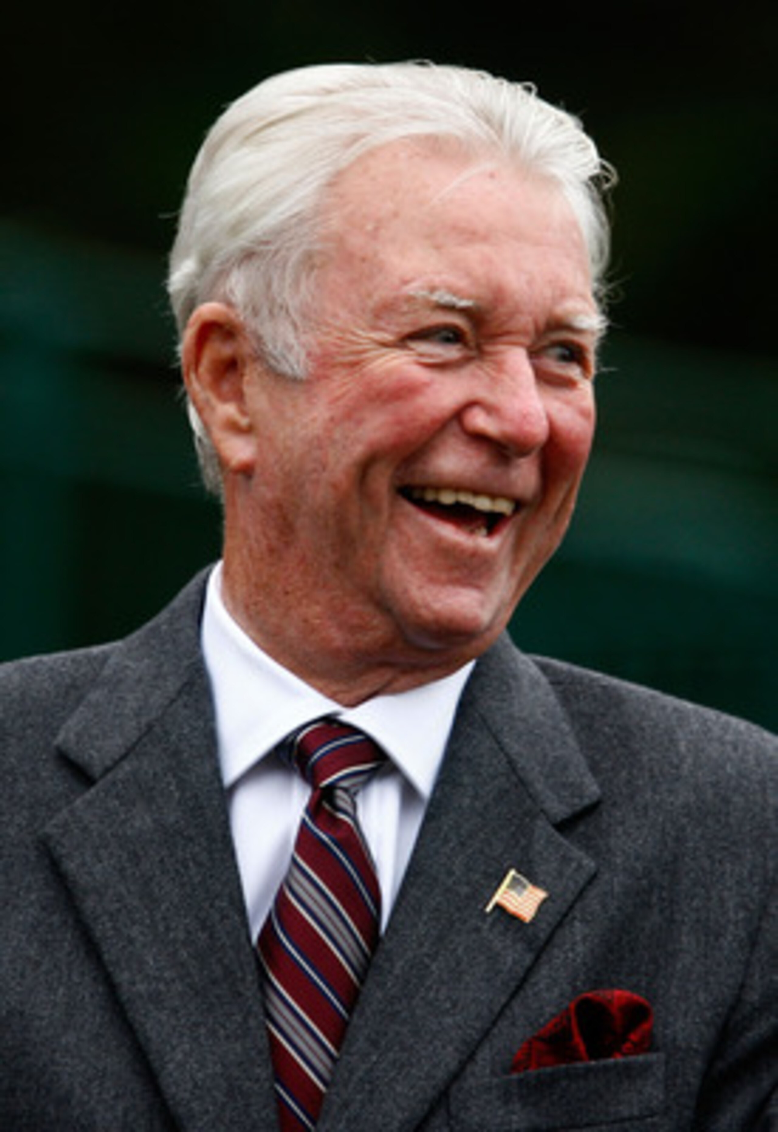 SAN FRANCISCO - OCTOBER 07:  Ken Venturi walks to the stage at the Opening Ceremonies prior to the start of The Presidents Cup at Harding Park Golf Course on October 7, 2009 in San Francisco, California.  (Photo by Scott Halleran/Getty Images)