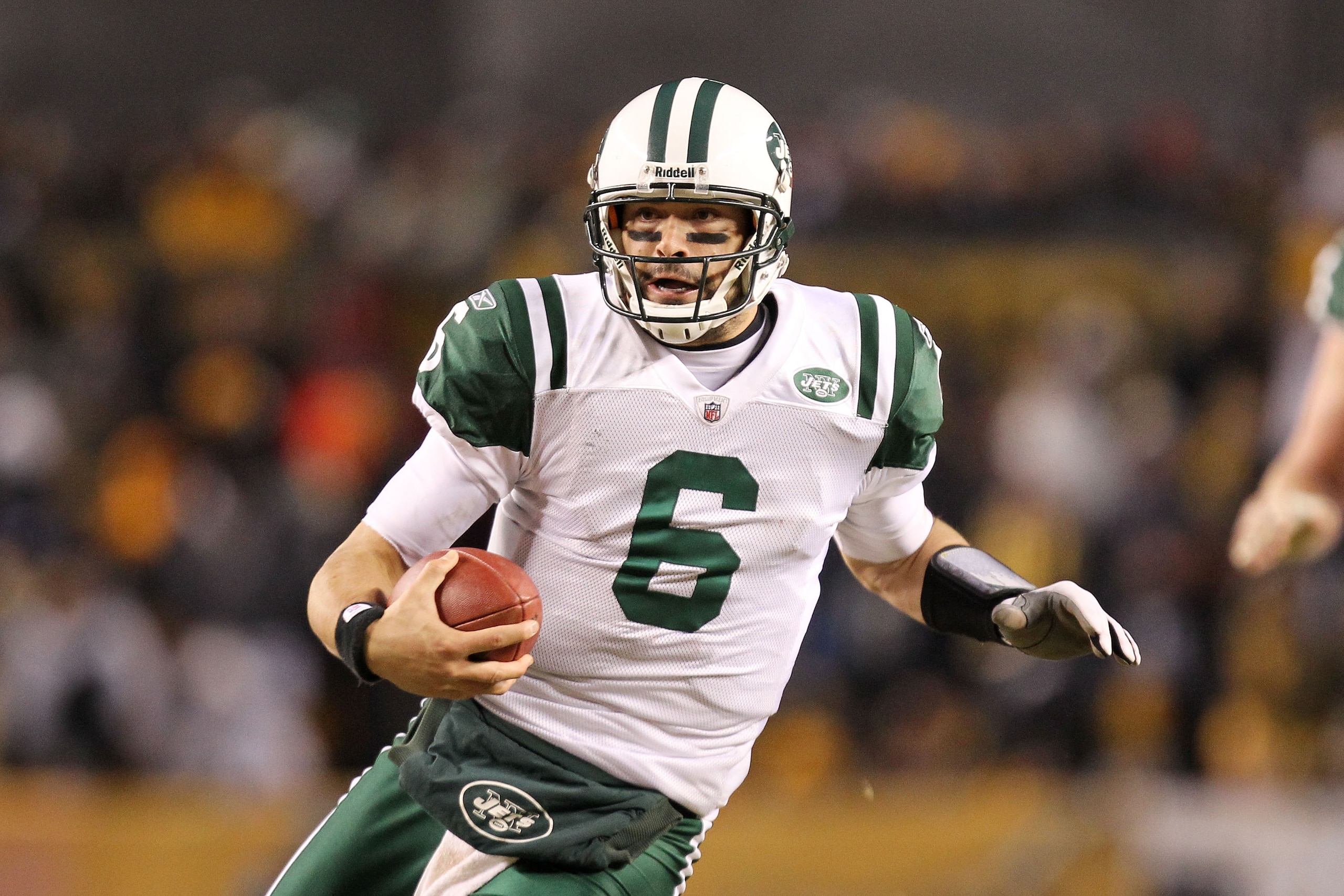 PITTSBURGH, PA - JANUARY 23: Mark Sanchez #6 of the New York Jets runs dow field during their 19 to 24 loss to the Pittsburgh Steelers in the 2011 AFC Championship game at Heinz Field on January 23, 2011 in Pittsburgh, Pennsylvania. (Photo by Ronald Mar PITTSBURGH, PA - JANUARY 23: Mark Sanchez #6 of the New York Jets runs dow field during their 19 to 24 loss to the Pittsburgh Steelers in the 2011 AFC Championship game at Heinz Field on January 23, 2011 in Pittsburgh, Pennsylvania. (Photo by Ronald Mar