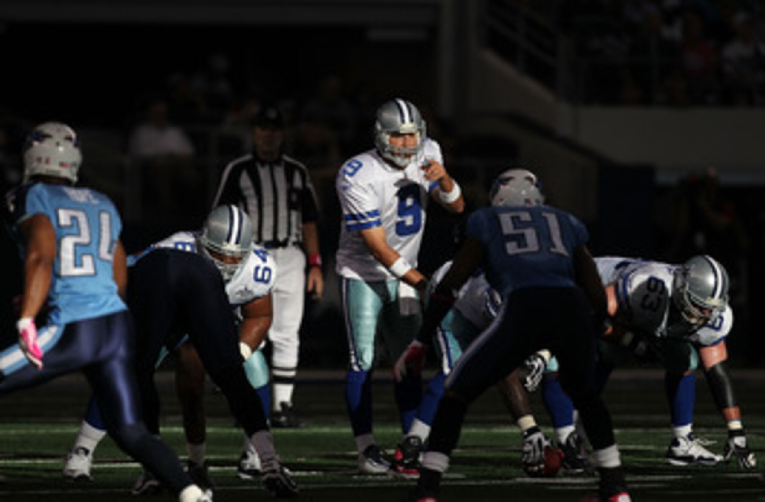 ARLINGTON, TX - OCTOBER 10:  Quarterback Tony Romo #9 of the Dallas Cowboys at Cowboys Stadium on October 10, 2010 in Arlington, Texas.  (Photo by Ronald Martinez/Getty Images)