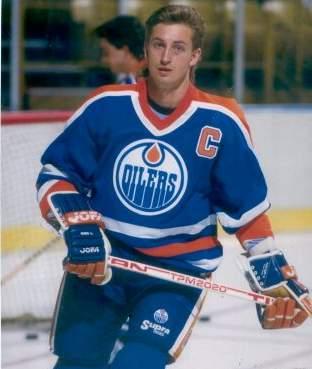 Picture from: http://www.hockeydvds4sale.com/waynegretzky.html