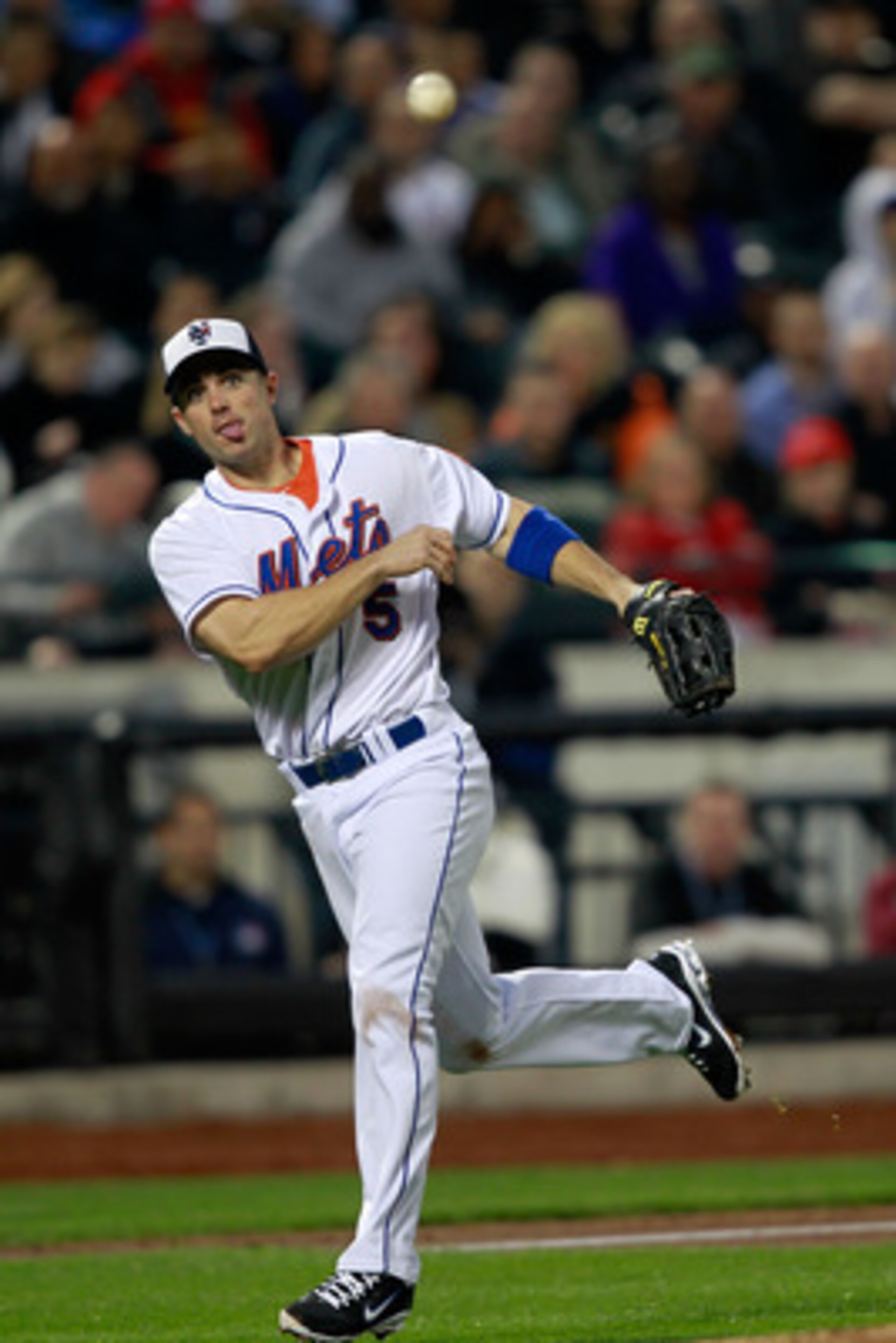 NEW YORK, NY - MAY 03: David Wright #5 of the New York Mets throws to first base in the fourth inning against the San Francisco Giants at Citi Field on May 3, 2011 in the Flushing neighborhood of the Queens borough of New York City. (Photo by Chris Trotm NEW YORK, NY - MAY 03: David Wright #5 of the New York Mets throws to first base in the fourth inning against the San Francisco Giants at Citi Field on May 3, 2011 in the Flushing neighborhood of the Queens borough of New York City. (Photo by Chris Trotm
