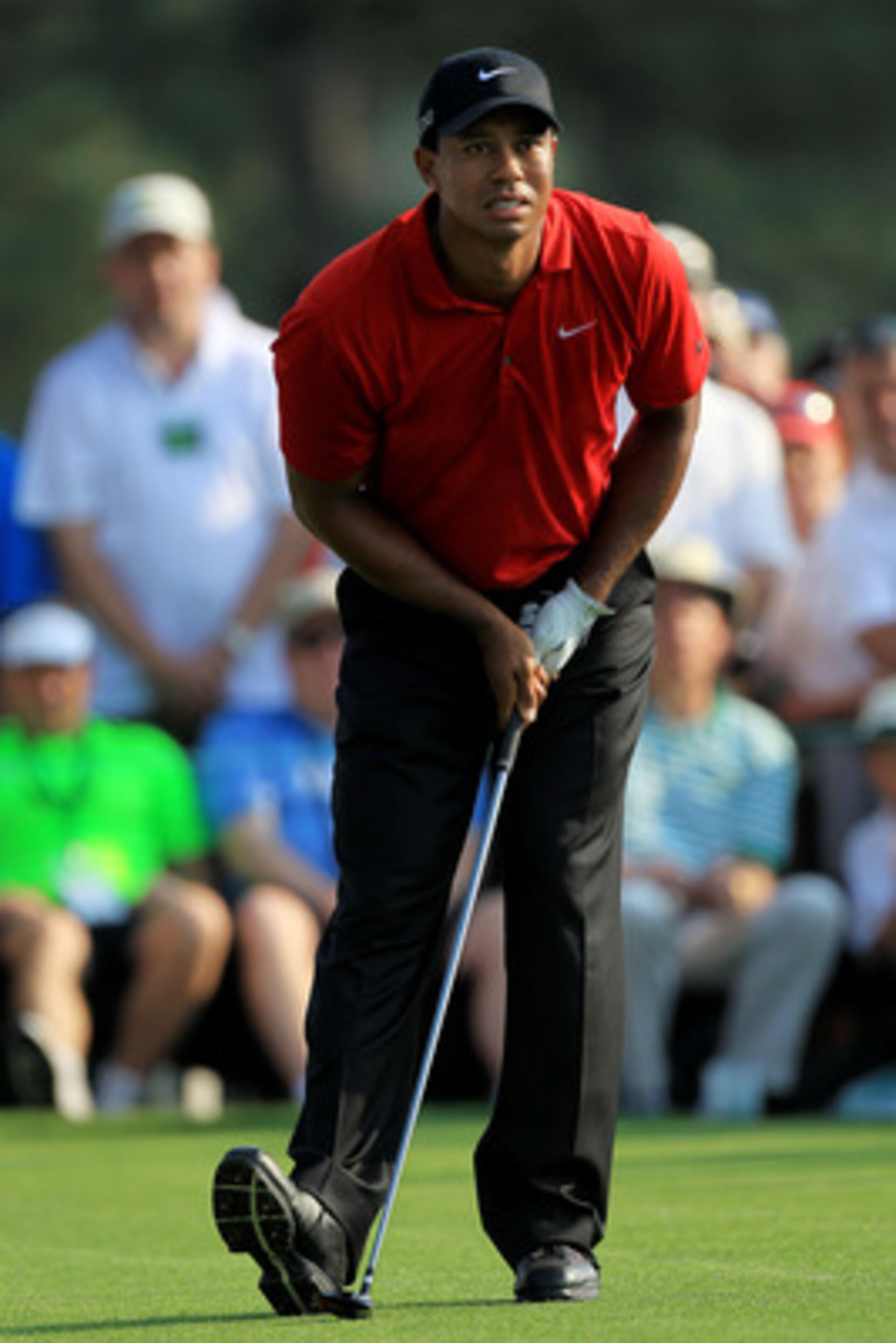 AUGUSTA, GA - APRIL 10:  Tiger Woods watches his shot during the final round of the 2011 Masters Tournament on April 10, 2011 in Augusta, Georgia.  (Photo by David Cannon/Getty Images)