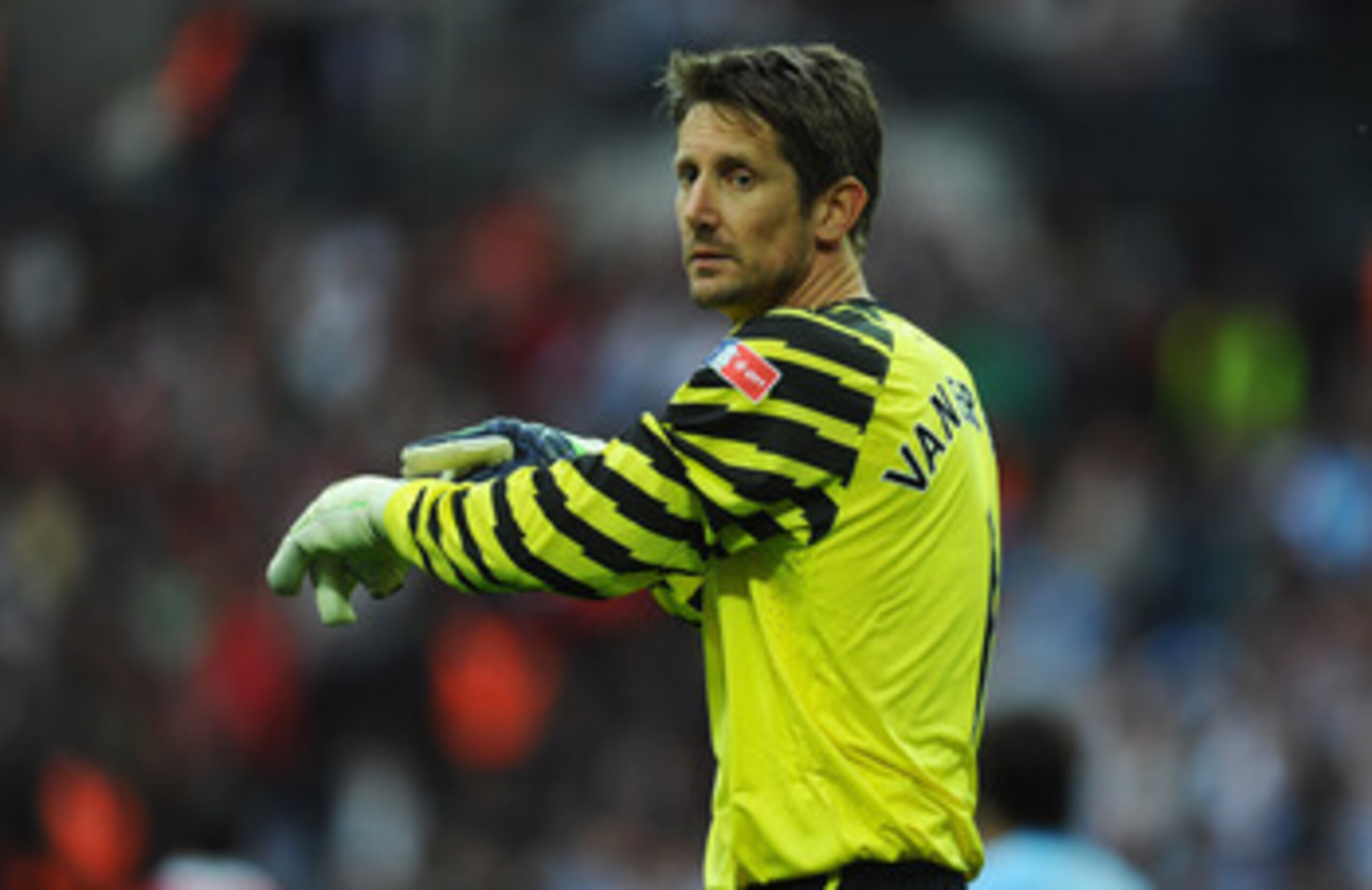 LONDON, ENGLAND - APRIL 16:  Edwin van der Sar of Manchester United gestures during the FA Cup sponsored by E.ON semi final match between Manchester City and Manchester United at Wembley Stadium on April 16, 2011 in London, England.  (Photo by Mike Hewitt