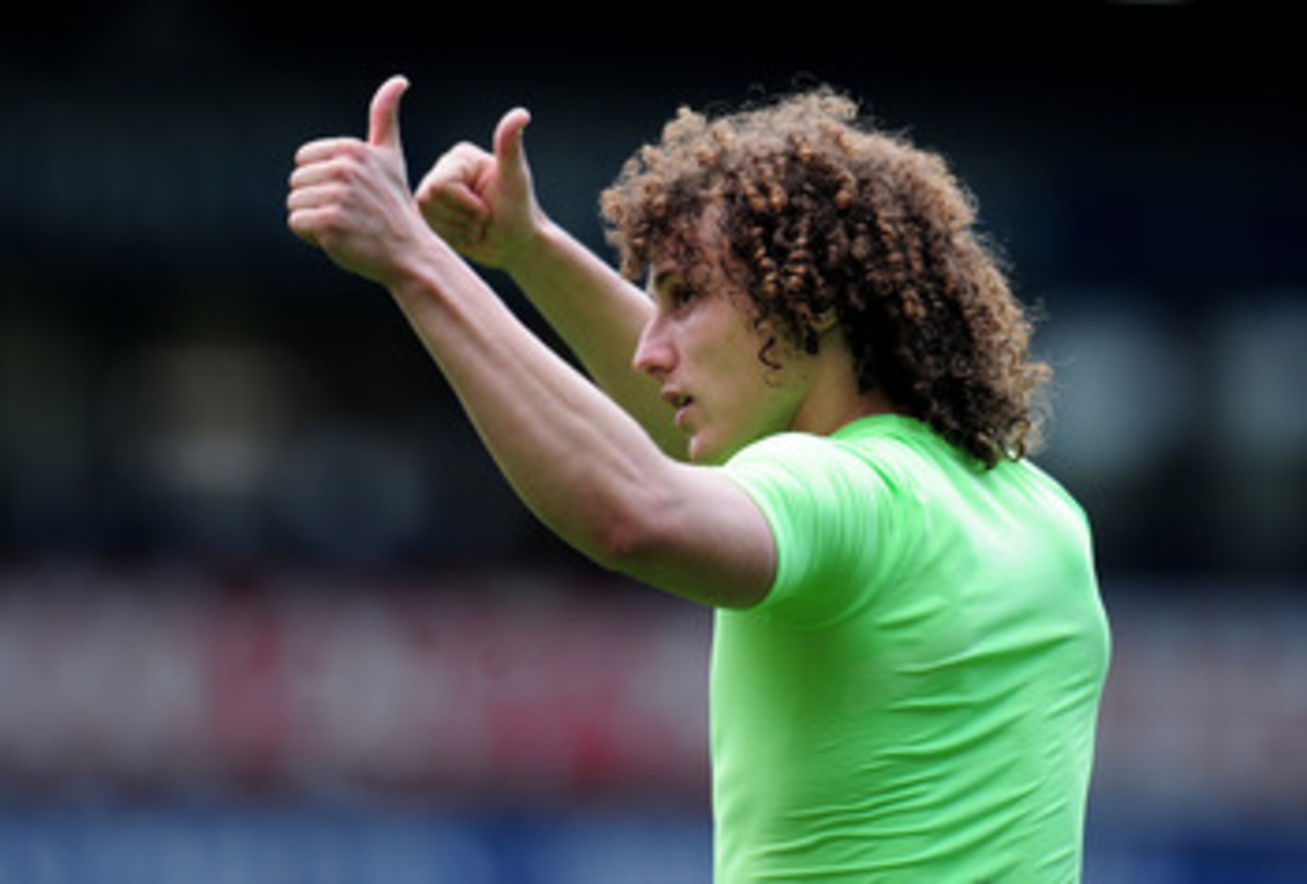 WEST BROMWICH, ENGLAND - APRIL 16:  David Luiz of Chelsea gives a thumbs up at the end of the Barclays Premier League match between West Bromich Albion and Chelsea at The Hawthorns on April 16, 2011 in West Bromwich, England.  (Photo by Shaun Botterill/Ge