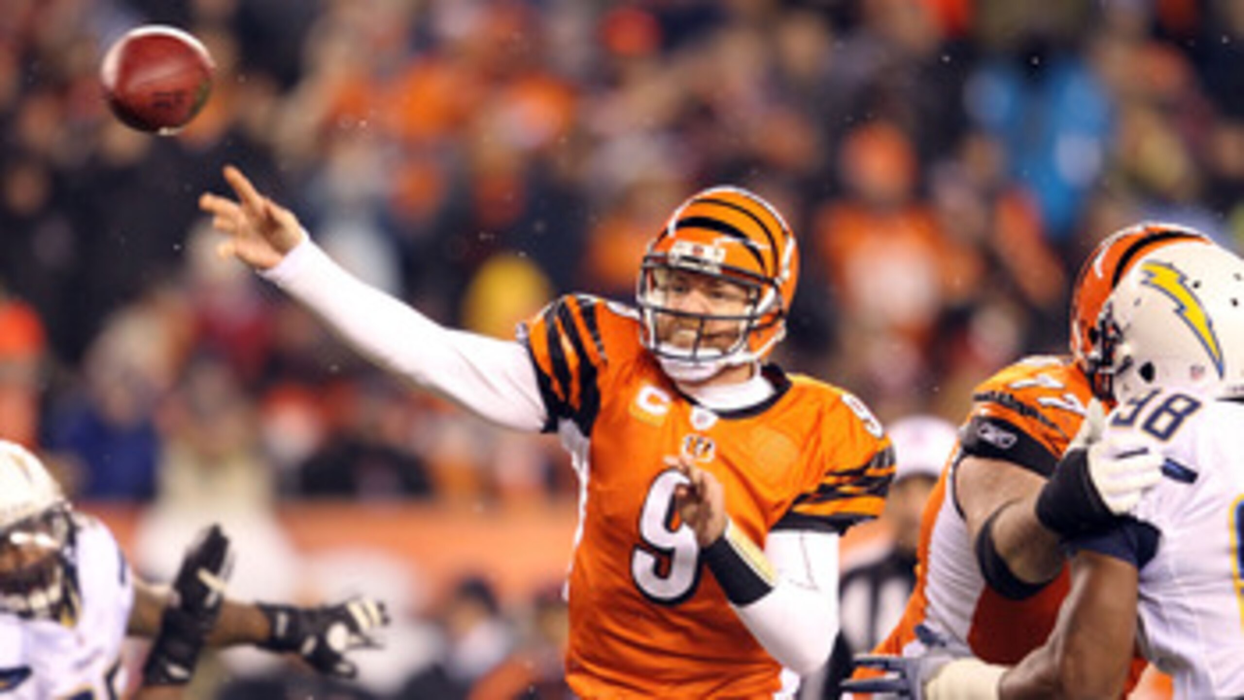CINCINNATI - DECEMBER 26:  Carson Palmer #9 of the Cincinnati Bengals throws a pass during the NFL game against the San Diego Chargers at Paul Brown Stadium on December 26, 2010 in Cincinnati, Ohio. The Bengals 34-20.  (Photo by Andy Lyons/Getty Images)