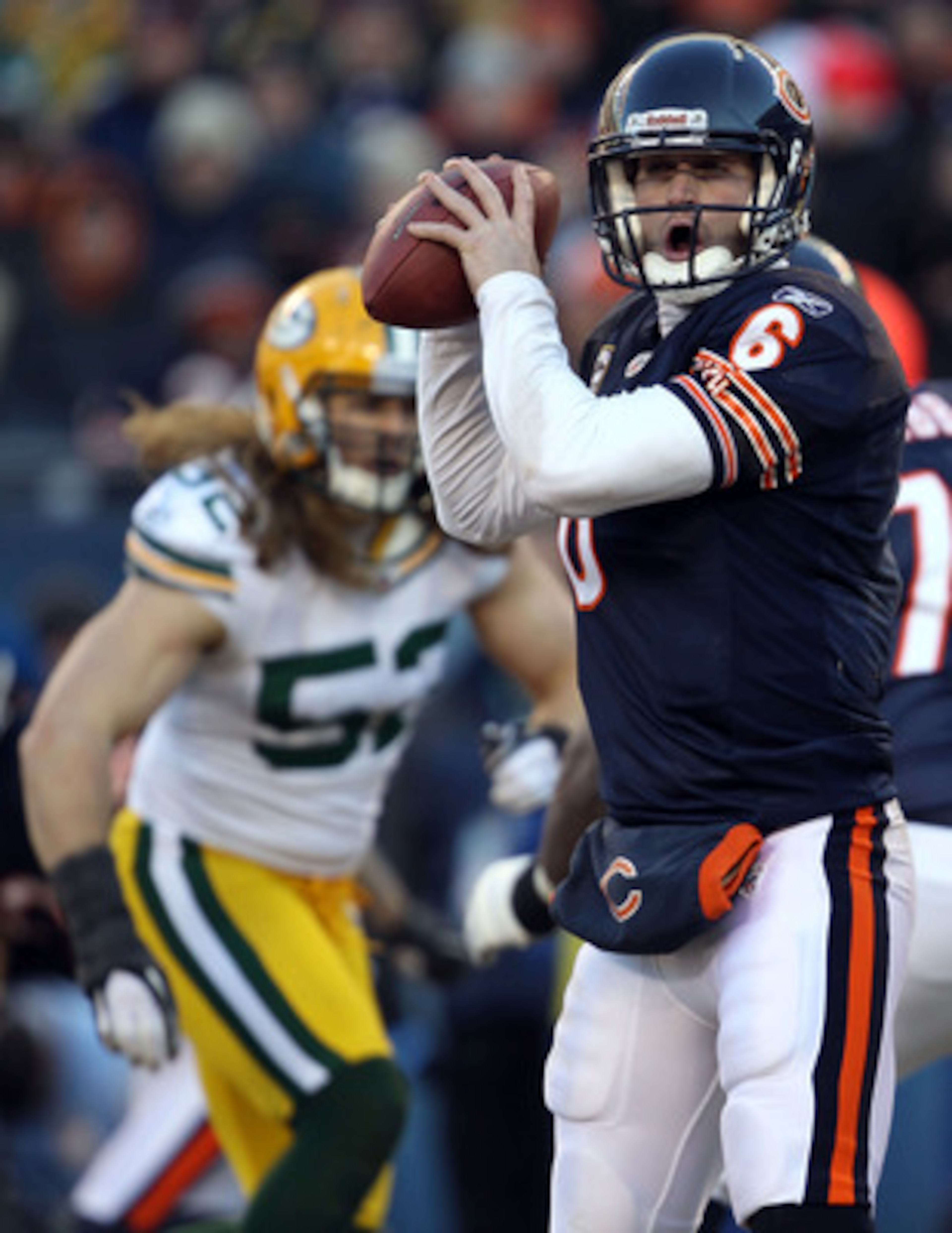 CHICAGO, IL - JANUARY 23:  Quarterback Jay Cutler #6 of the Chicago Bears looks to throw the ball against the Green Bay Packers in the NFC Championship Game at Soldier Field on January 23, 2011 in Chicago, Illinois.  (Photo by Jonathan Daniel/Getty Images