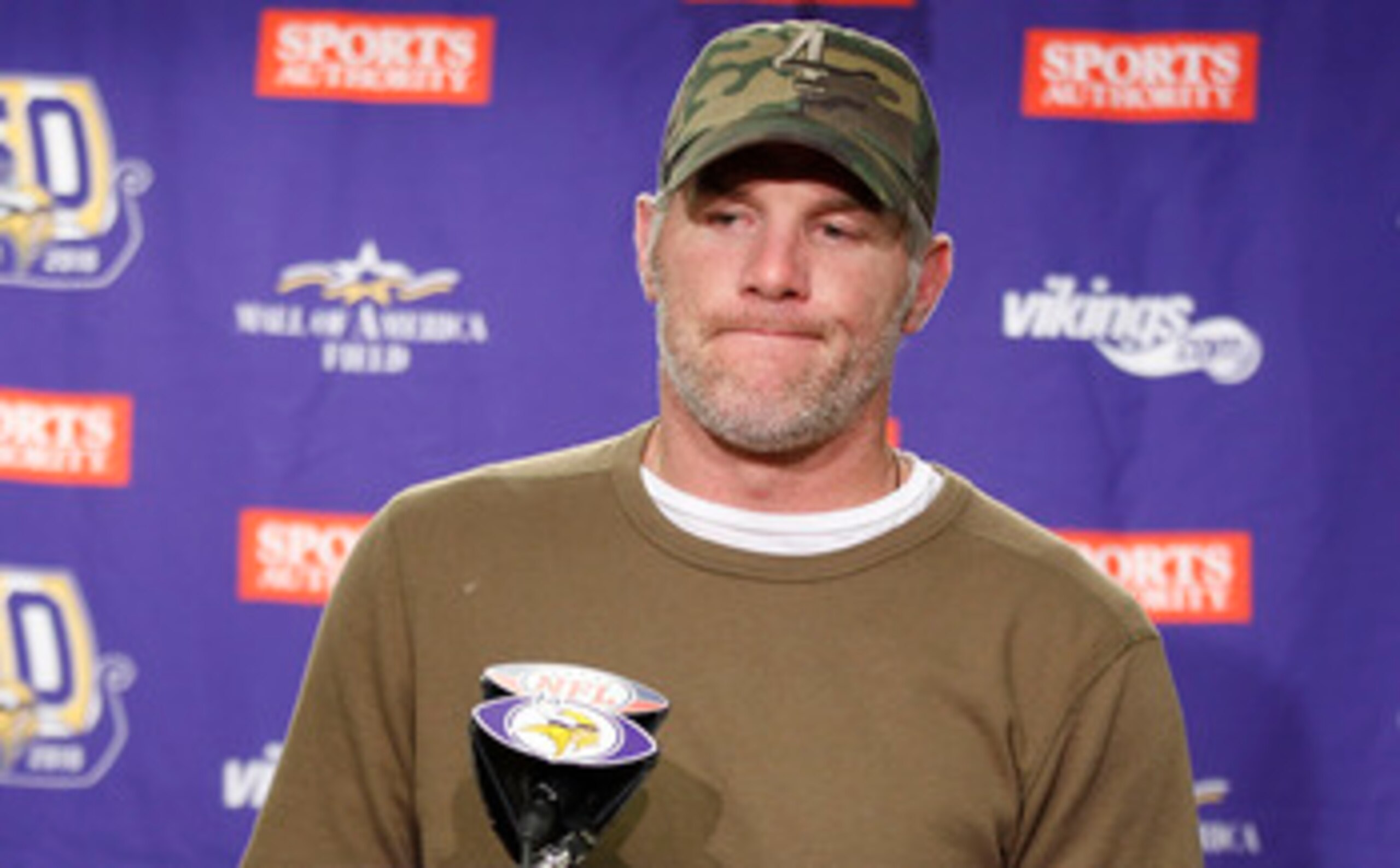 DETROIT, MI - DECEMBER 13:  Brett Favre #4 of the Minnesota Vikings talks to the media after the game against the New York Giants at Ford Field on December 13, 2010 in Detroit, Michigan. The Giants defeated the Vikings 21-3.  (Photo by Leon Halip/Getty Im
