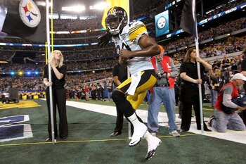 ARLINGTON, TX - FEBRUARY 06:  Bryant McFadden #20 of the Pittsburgh Steelers takes the field to take on the Green Bay Packers during Super Bowl XLV at Cowboys Stadium on February 6, 2011 in Arlington, Texas.  (Photo by Doug Pensinger/Getty Images)