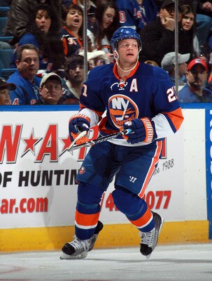 UNIONDALE, NY - MARCH 31:  Kyle Okposo #21 of the New York Islanders skates against the New York Rangers at the Nassau Coliseum on March 31, 2011 in Uniondale, New York.  (Photo by Bruce Bennett/Getty Images)