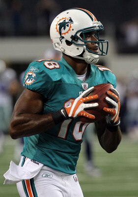 ARLINGTON, TX - SEPTEMBER 02:  Wide receiver Roberto Wallace #18 of the Miami Dolphins at Cowboys Stadium on  September 2, 2010 in Arlington, Texas.  (Photo by Ronald Martinez/Getty Images)