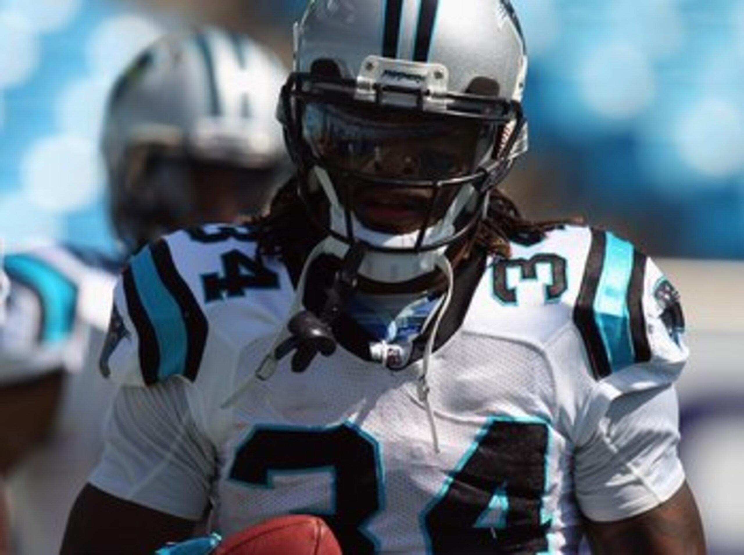CHARLOTTE, NC - SEPTEMBER 19: DeAngelo Williams #34 of the Carolina Panthers during their game at Bank of America Stadium on September 19, 2010 in Charlotte, North Carolina. (Photo by Streeter Lecka/Getty Images) CHARLOTTE, NC - SEPTEMBER 19: DeAngelo Williams #34 of the Carolina Panthers during their game at Bank of America Stadium on September 19, 2010 in Charlotte, North Carolina. (Photo by Streeter Lecka/Getty Images)