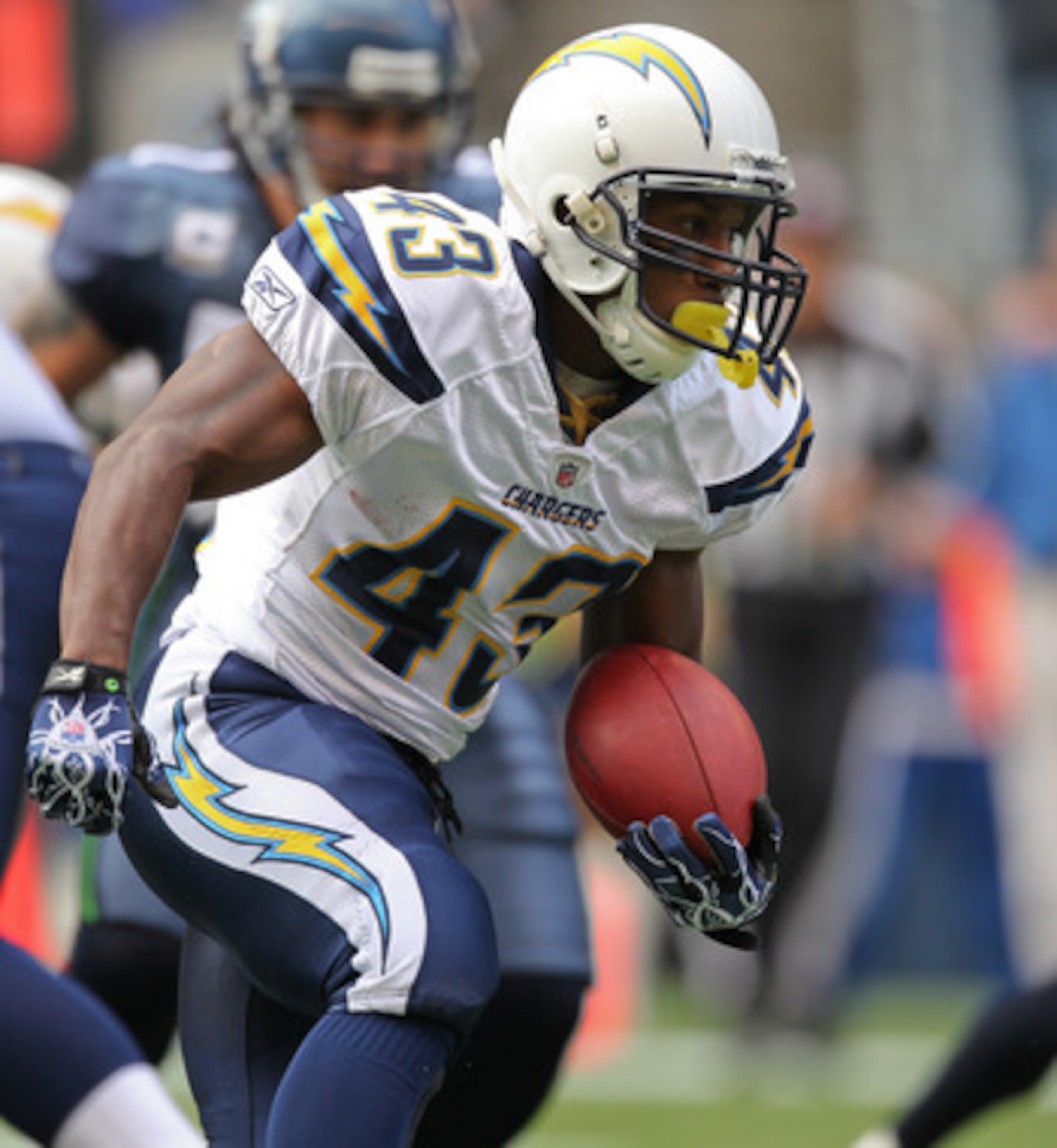 SEATTLE - SEPTEMBER 26: Running back Darren Sproles #43 of the San Diego Chargers rushes against the Seattle Seahawks at Qwest Field on September 26, 2010 in Seattle, Washington. (Photo by Otto Greule Jr/Getty Images) SEATTLE - SEPTEMBER 26: Running back Darren Sproles #43 of the San Diego Chargers rushes against the Seattle Seahawks at Qwest Field on September 26, 2010 in Seattle, Washington. (Photo by Otto Greule Jr/Getty Images)