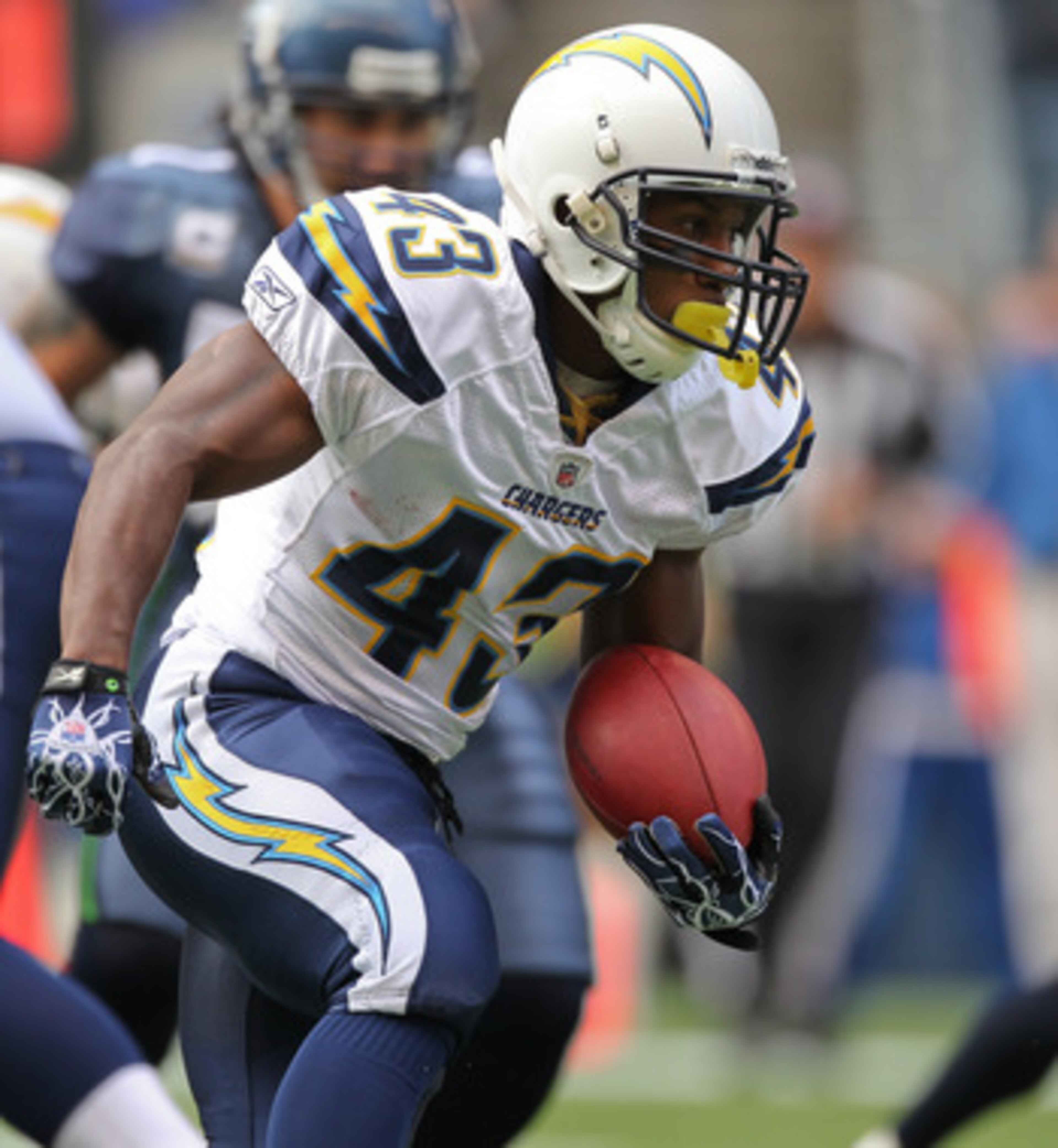 SEATTLE - SEPTEMBER 26: Running back Darren Sproles #43 of the San Diego Chargers rushes against the Seattle Seahawks at Qwest Field on September 26, 2010 in Seattle, Washington. (Photo by Otto Greule Jr/Getty Images) SEATTLE - SEPTEMBER 26: Running back Darren Sproles #43 of the San Diego Chargers rushes against the Seattle Seahawks at Qwest Field on September 26, 2010 in Seattle, Washington. (Photo by Otto Greule Jr/Getty Images)
