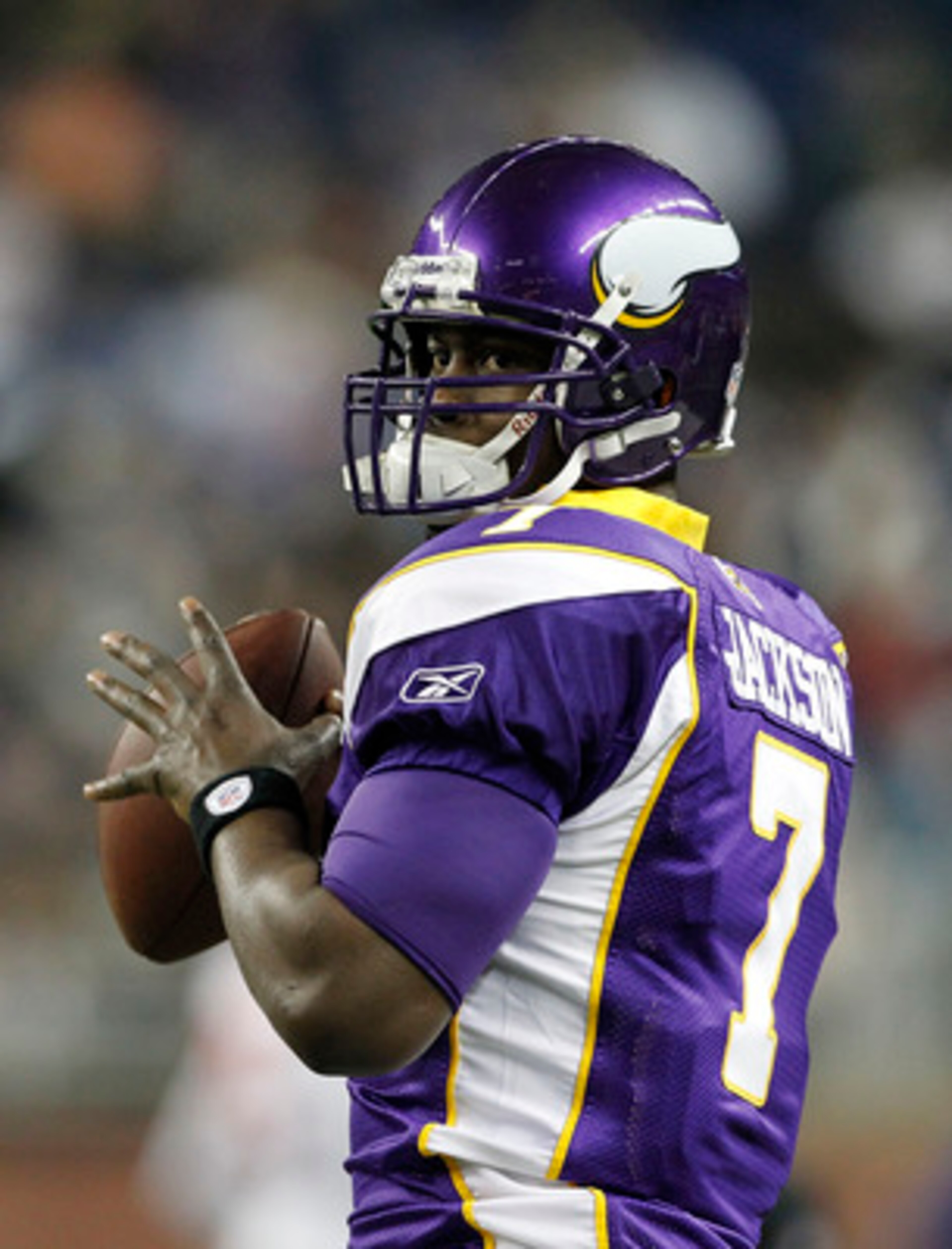 DETROIT, MI - DECEMBER 13: Tavaris Jackson #7 of the Minnesota Vikings warms up prior to the start of the game against the New York Giants on December 13, 2010 in Detroit, Michigan. (Photo by Leon Halip/Getty Images) DETROIT, MI - DECEMBER 13: Tavaris Jackson #7 of the Minnesota Vikings warms up prior to the start of the game against the New York Giants on December 13, 2010 in Detroit, Michigan. (Photo by Leon Halip/Getty Images)
