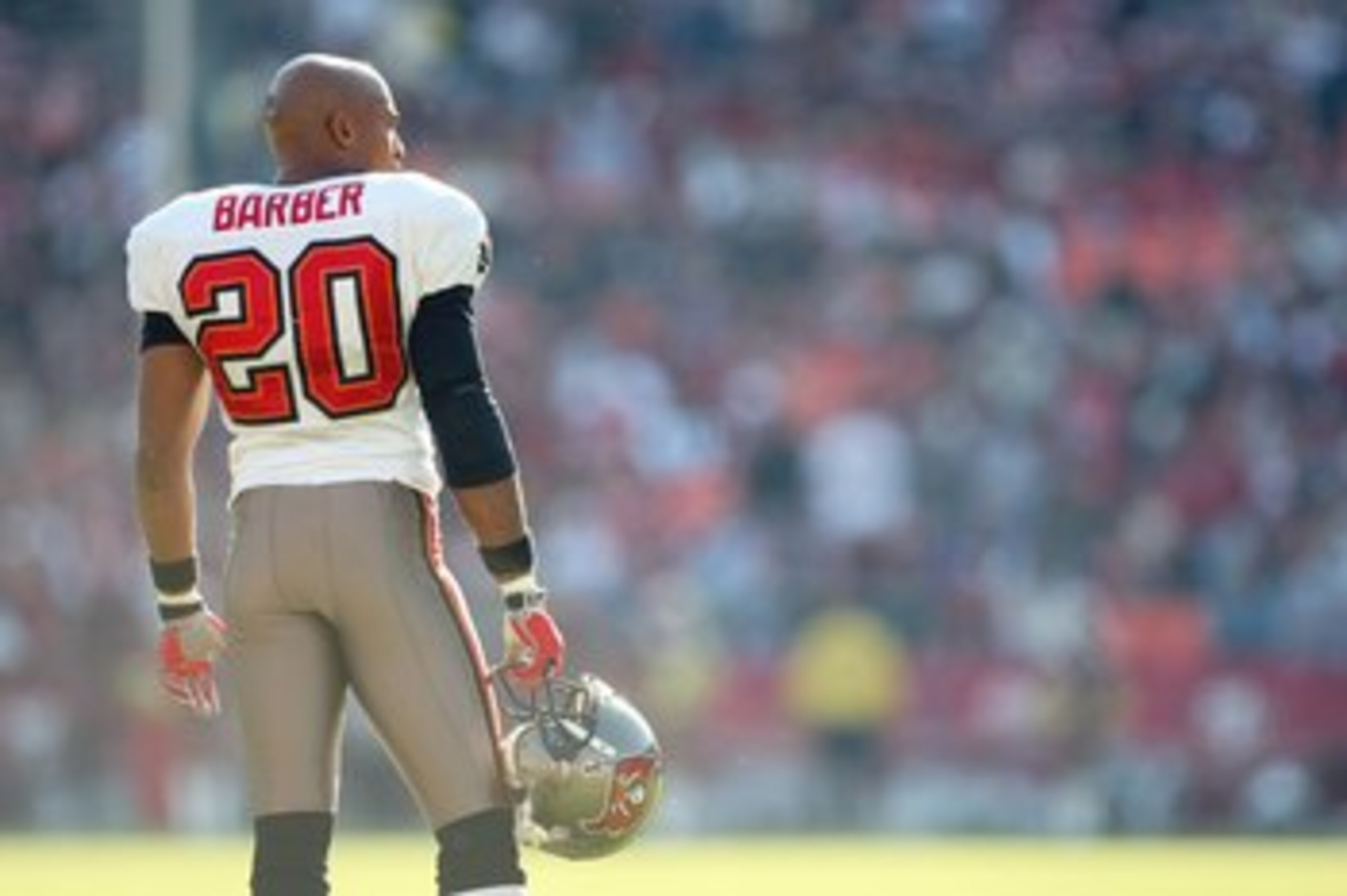 SAN FRANCISCO - DECEMBER 23: Ronde Barber #20 of the Tampa Bay Buccaneers looks on during the NFL game against the San Francisco 49ers at Monster Park on December 23, 2007 in San Francisco, California. (Photo by Jed Jacobsohn/Getty Images)