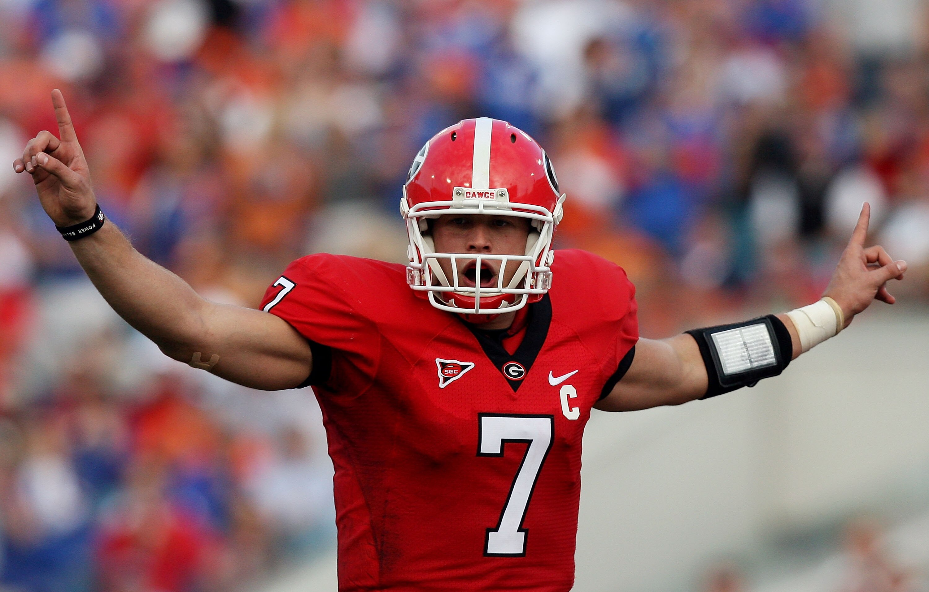 JACKSONVILLE, FL - NOVEMBER 01:  Quarterback Matthew Stafford #7 of the Georgia Bulldogs calls out a play at the line of scrimmage while taking on the Florida Gators at Jacksonville Municipal Stadium on November 1, 2008 in Jacksonville, Florida. Florida d