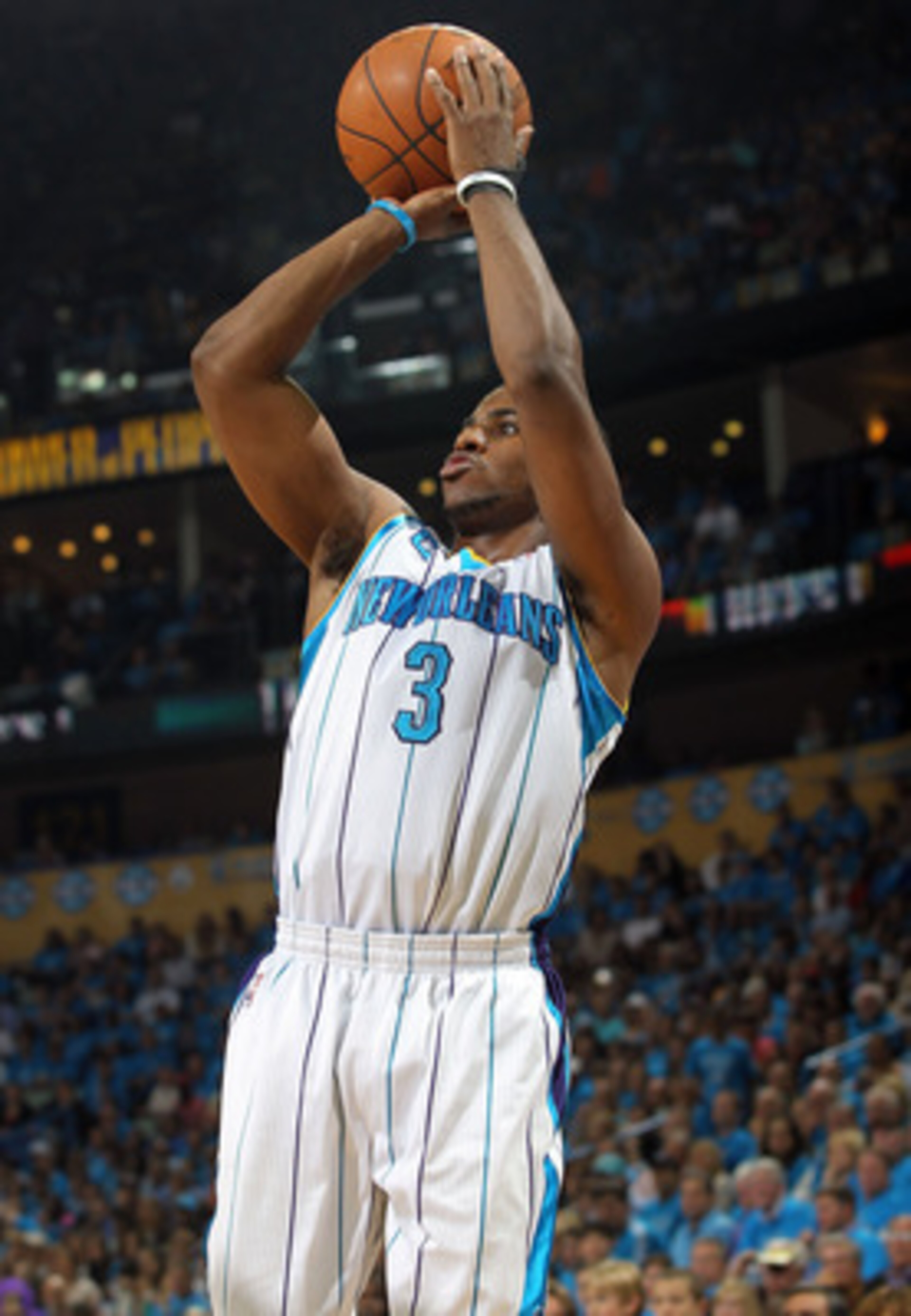 NEW ORLEANS, LA - APRIL 28:  Guard Chris Paul #3 of the New Orleans Hornets takes a shot against the Los Angeles Lakers in Game Six of the Western Conference Quarterfinals in the 2011 NBA Playoffs on April 28, 2011 at New Orleans Arena in New Orleans, Lou