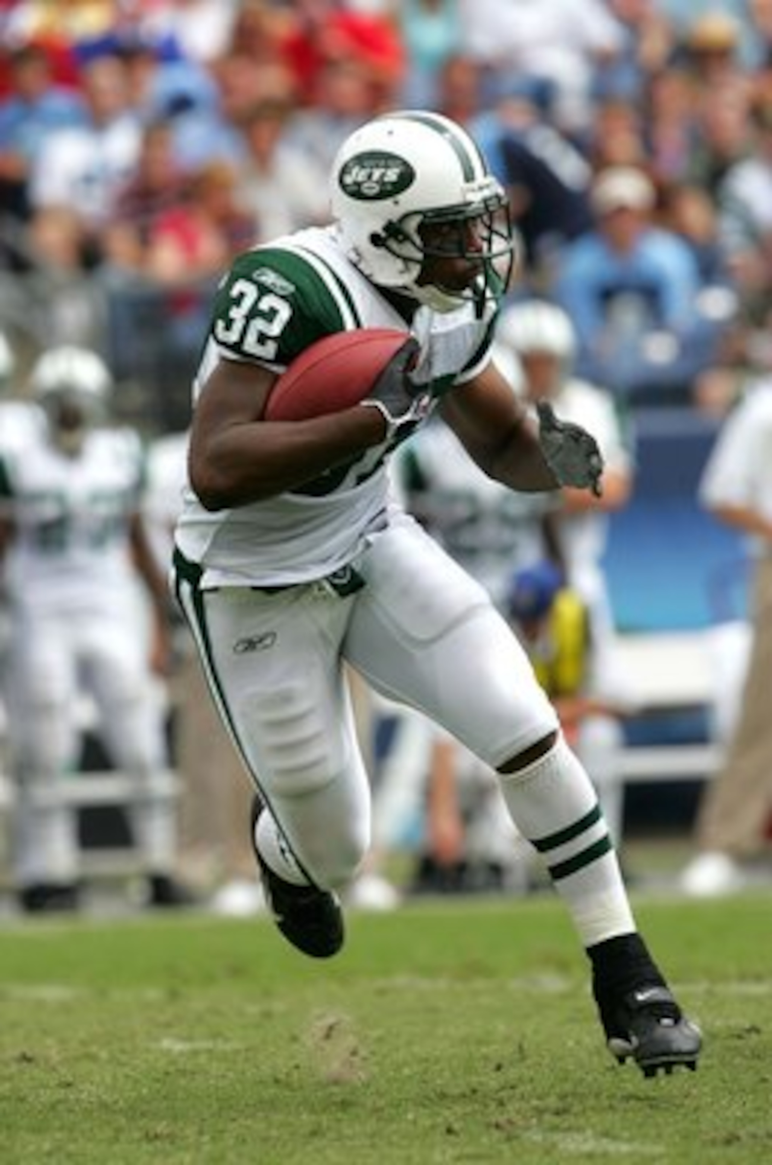 NASHVILLE, TN - SEPTEMBER 10:  Running back Kevan Barlow #32 of the New York Jets carries the ball against the Tennessee Titans on September 10, 2006 at LP Field in Nashville, Tennessee.  (Photo by Stephen Dunn/Getty Images)