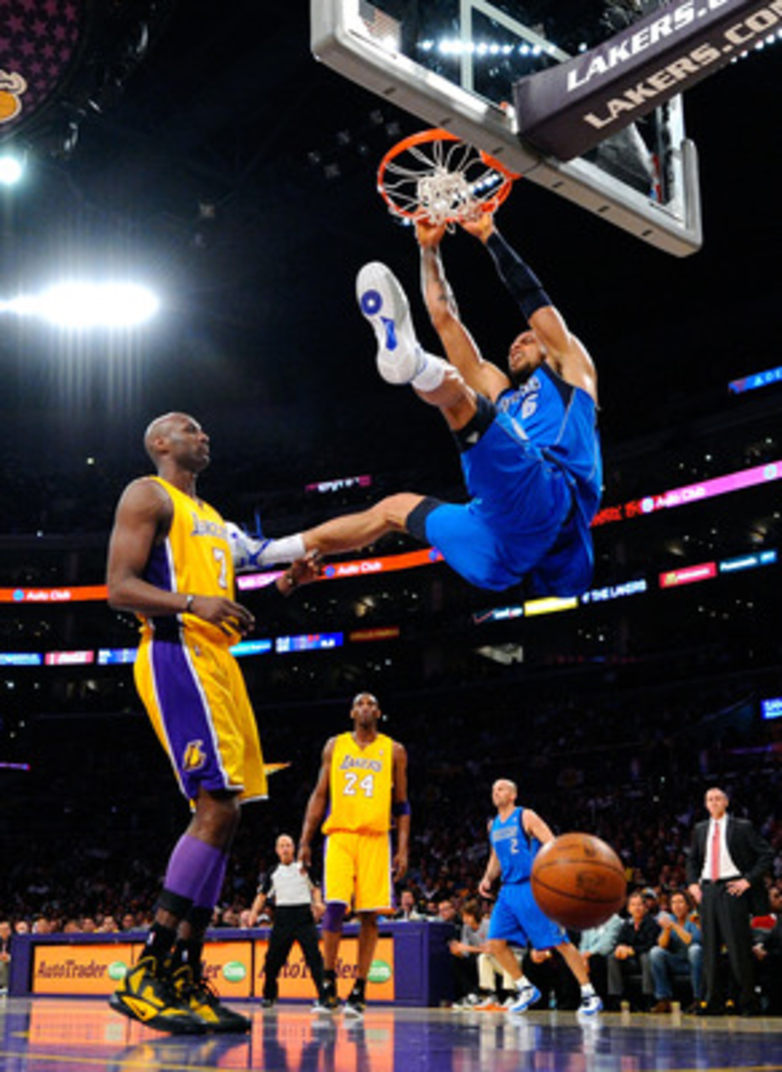 LOS ANGELES, CA - MAY 04: Tyson Chandler #6 of the Dallas Mavericks dunks the ball in the first quarter while taking on the Los Angeles Lakers in Game Two of the Western Conference Semifinals in the 2011 NBA Playoffs at Staples Center on May 4, 2011 in L LOS ANGELES, CA - MAY 04: Tyson Chandler #6 of the Dallas Mavericks dunks the ball in the first quarter while taking on the Los Angeles Lakers in Game Two of the Western Conference Semifinals in the 2011 NBA Playoffs at Staples Center on May 4, 2011 in L