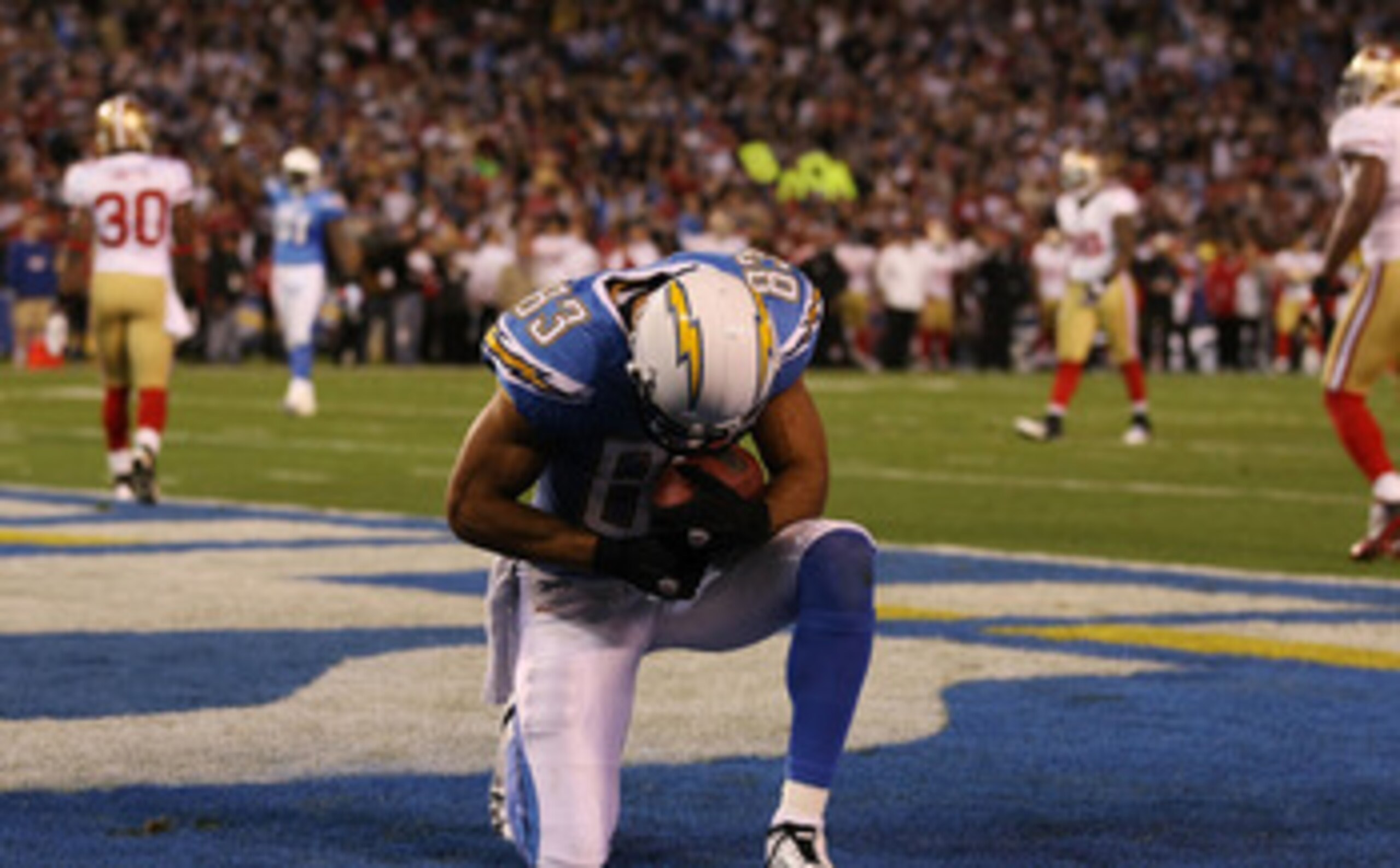 SAN DIEGO, CA - DECEMBER 16:  Wide receiver Vincent Jackson #83 of the San Diego Chargers celebrates scoring a touchdown in the second quarter against the San Francisco 49ers at Qualcomm Stadium on December 16, 2010 in San Diego, California.  (Photo by Do