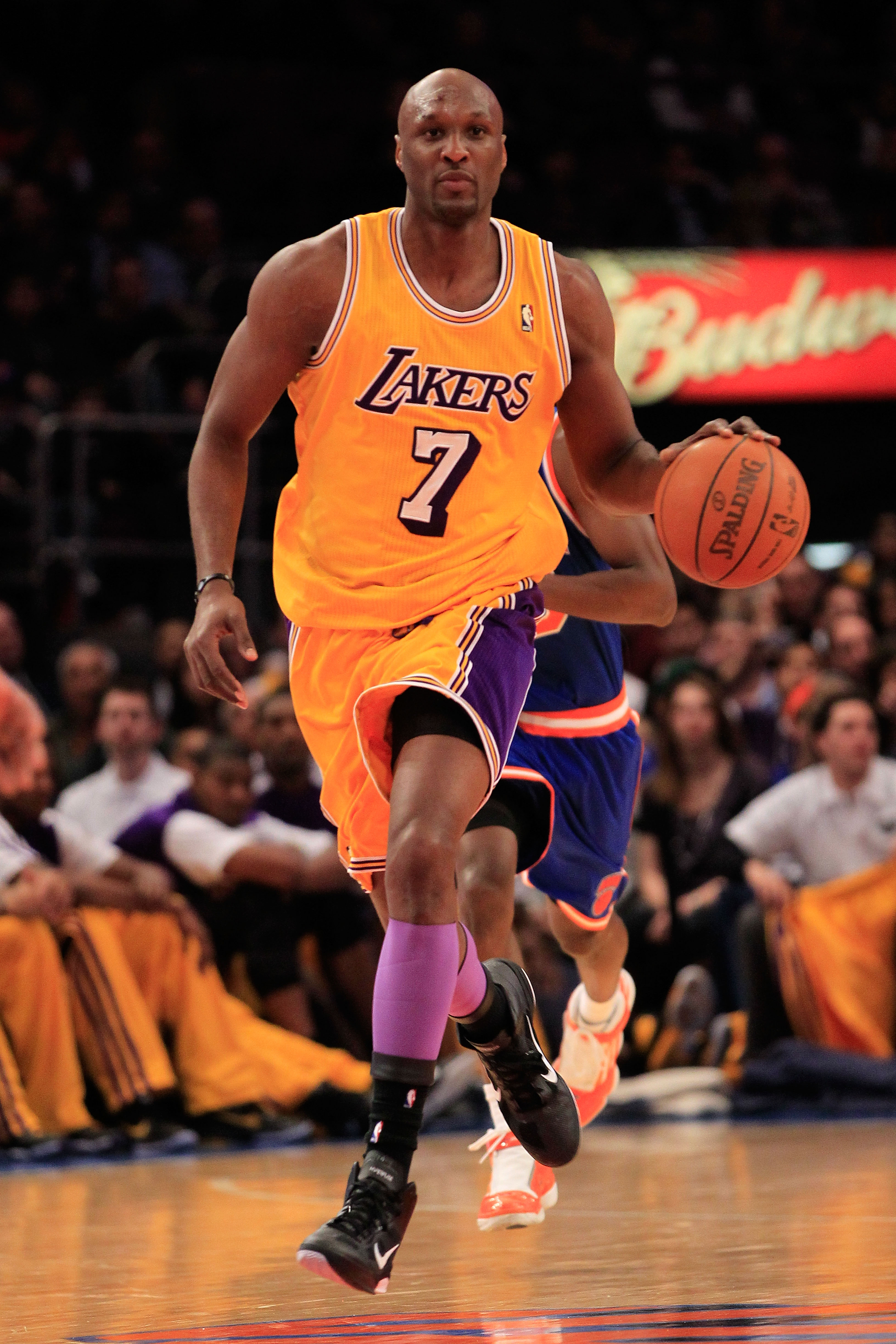 NEW YORK, NY - FEBRUARY 11:  Lamar Odum #7 of the Los Angeles Lakers dribbles against the New York Knicks at Madison Square Garden on February 11, 2011 in New York City. NOTE TO USER: User expressly acknowledges and agrees that, by downloading and/or usin