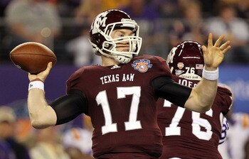 ARLINGTON, TX - JANUARY 07:  Quarterback Ryan Tannehill #17 of the Texas A&M Aggies throws against the LSU Tigers during the AT&T Cotton Bowl at Cowboys Stadium on January 7, 2011 in Arlington, Texas.  (Photo by Ronald Martinez/Getty Images)