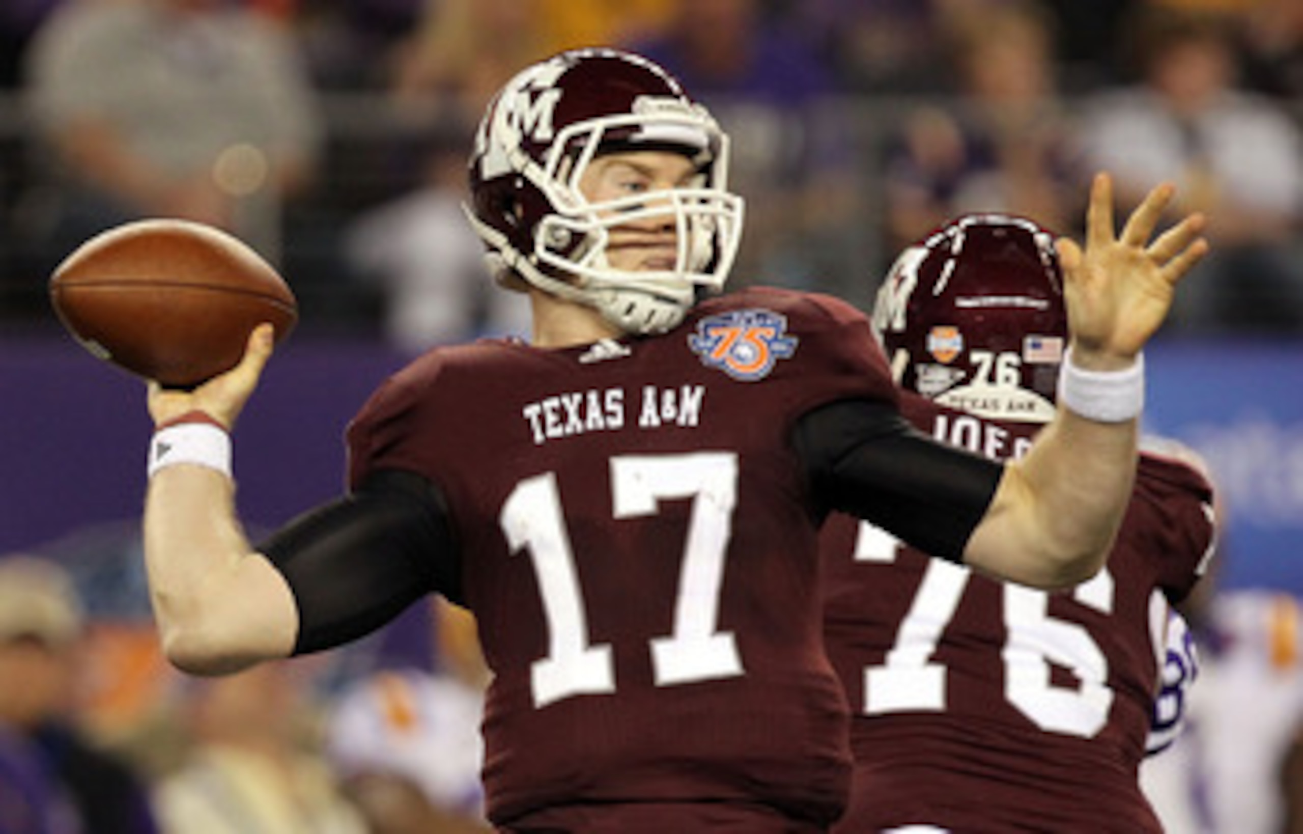 ARLINGTON, TX - JANUARY 07:  Quarterback Ryan Tannehill #17 of the Texas A&M Aggies throws against the LSU Tigers during the AT&T Cotton Bowl at Cowboys Stadium on January 7, 2011 in Arlington, Texas.  (Photo by Ronald Martinez/Getty Images)