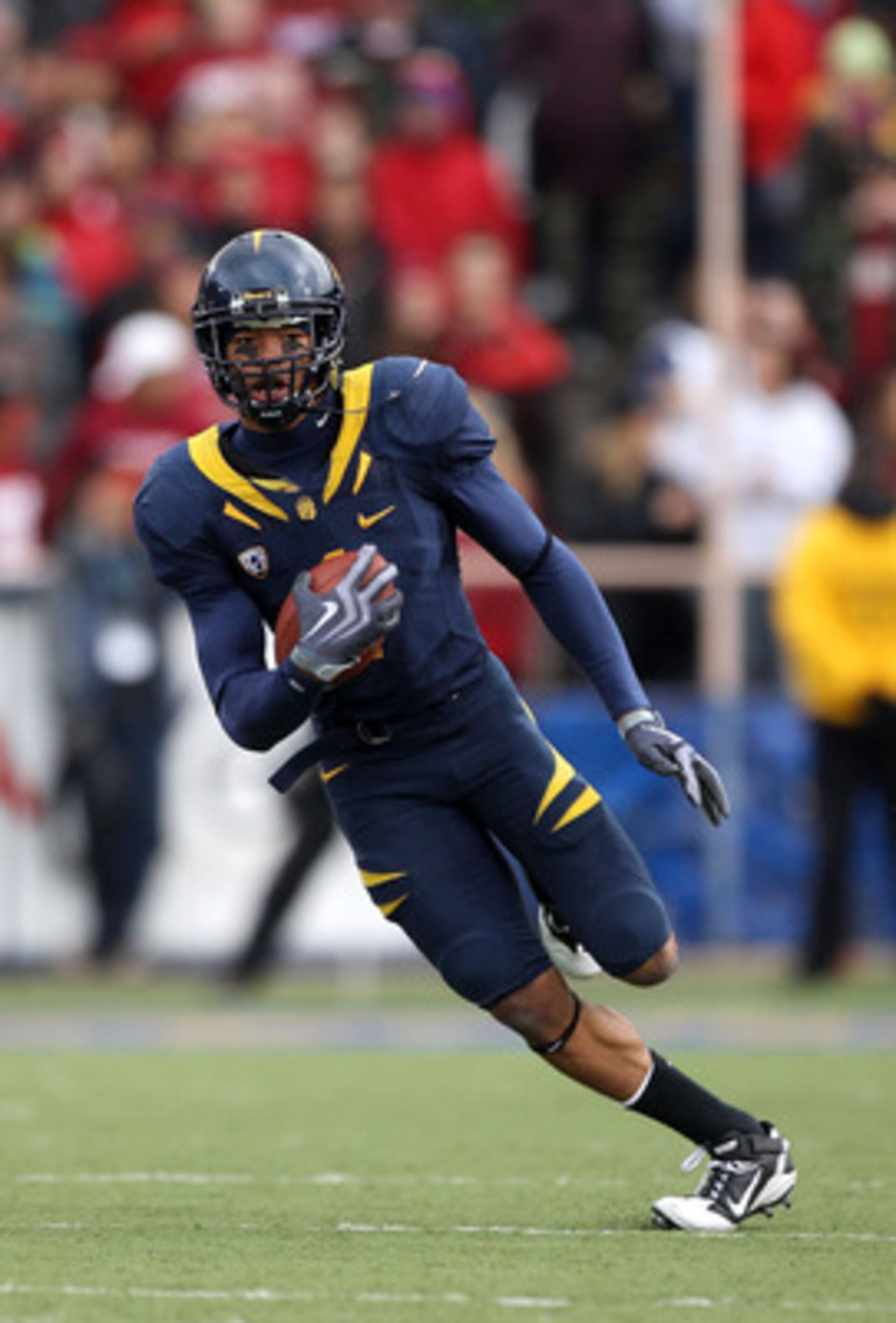 BERKELEY, CA - NOVEMBER 20:  Marvin Jones #1 of the California Golden Bears in action against the Stanford Cardinal at California Memorial Stadium on November 20, 2010 in Berkeley, California.  (Photo by Ezra Shaw/Getty Images)