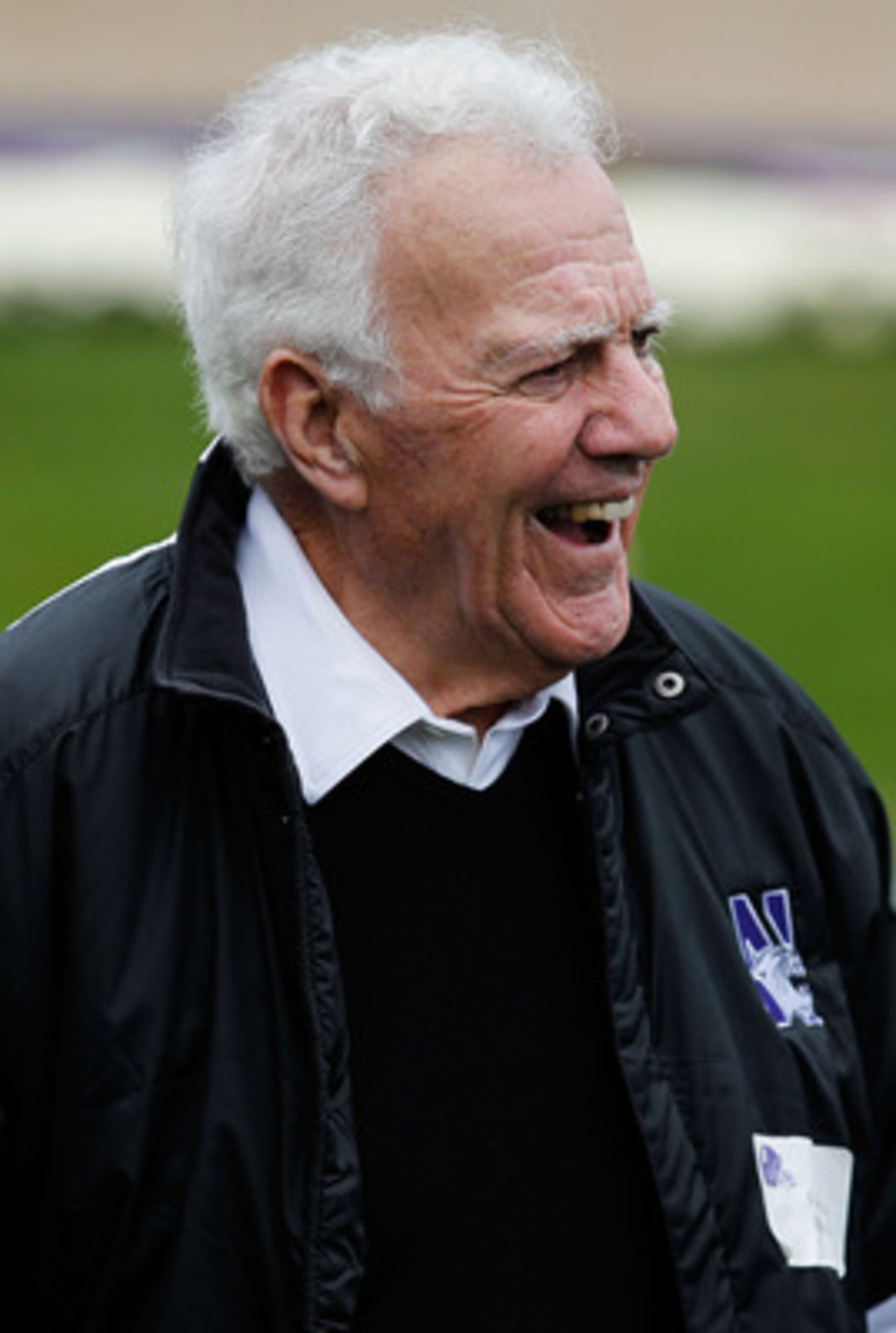EVANSTON, IL - OCTOBER 23: Ara Parseghian watches from the sidelines as the Michigan State Spartans take on the Northwestern Wildcats at Ryan Field on October 23, 2010 in Evanston, Illinois. Michigan State defeated Northwestern 35-27. (Photo by Jonathan D